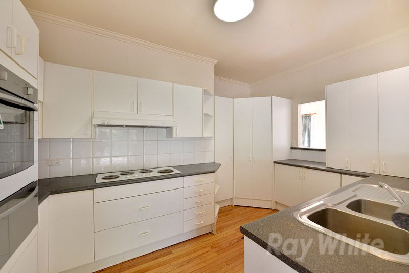 230 Lawrence Road, Mount Waverley, VIC 3149