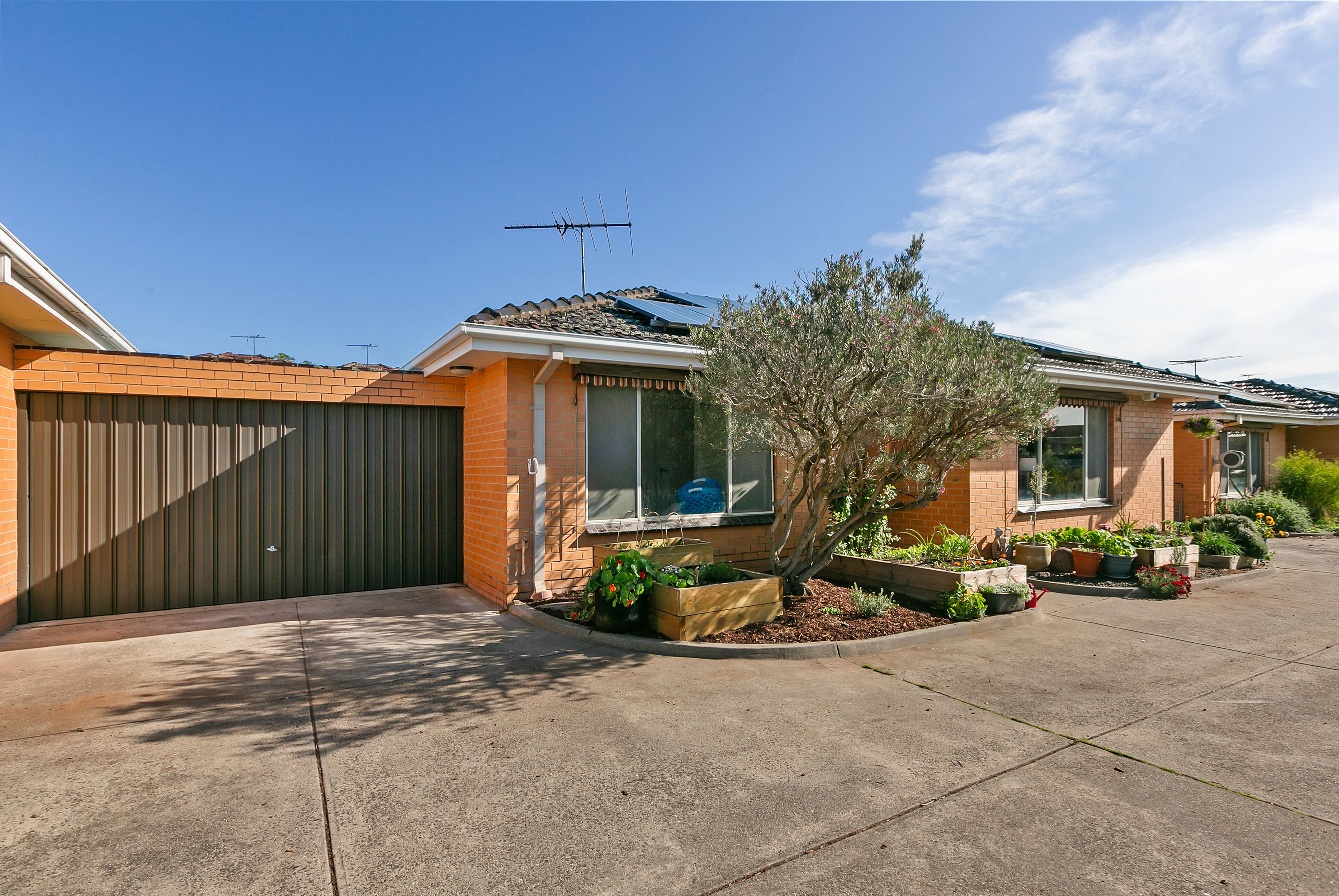3/35 George Street — photo from Ray White Reservoir