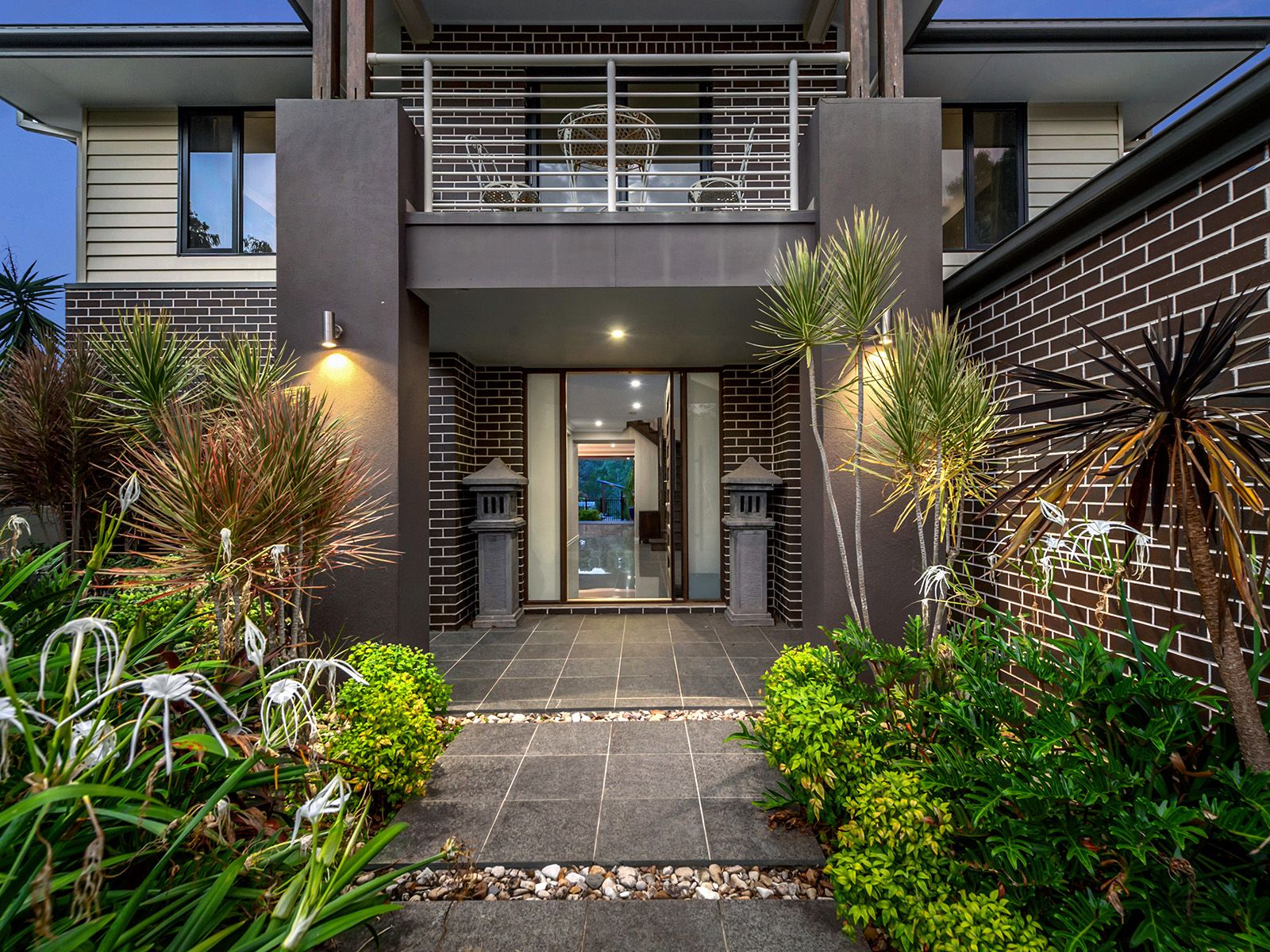 12 Dana Street, Cashmere, QLD 4500