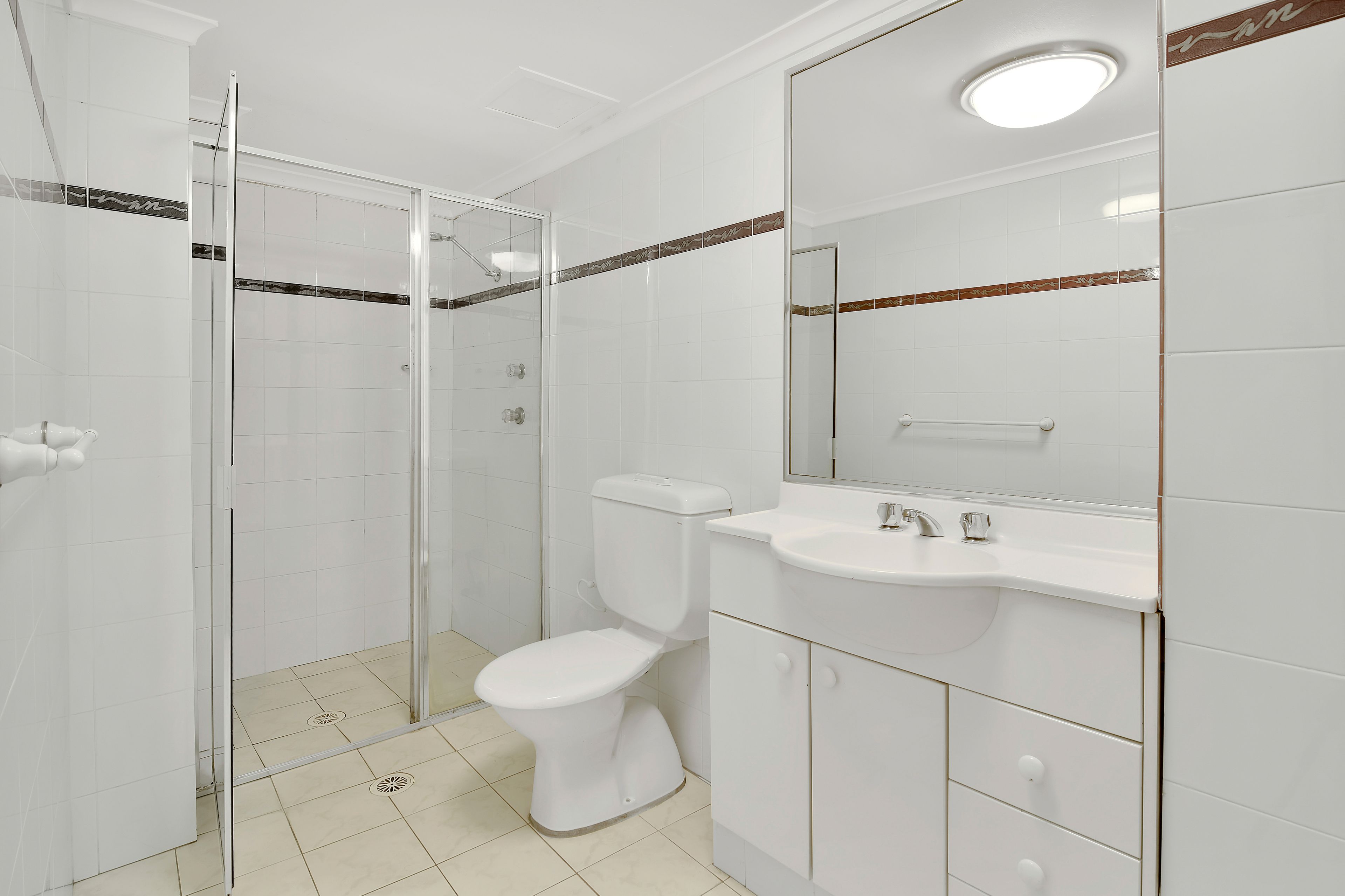 32/120 Saunders Street — photo 7 of 11