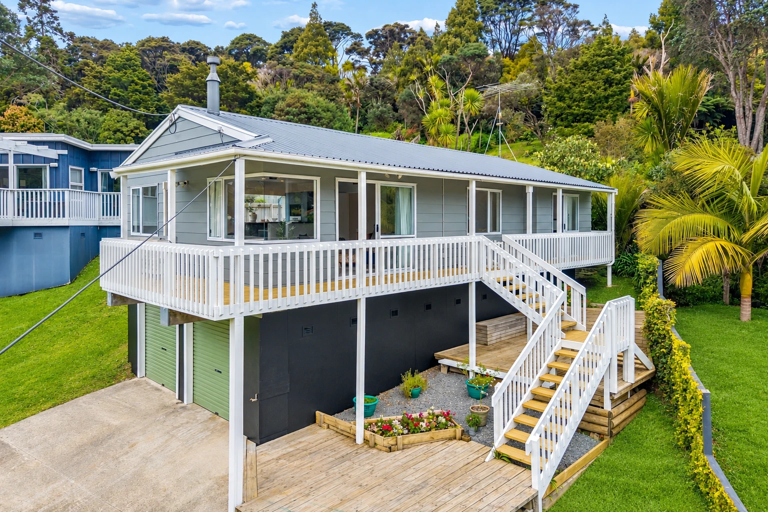 37 Foster Avenue, Huia, Waitakere City