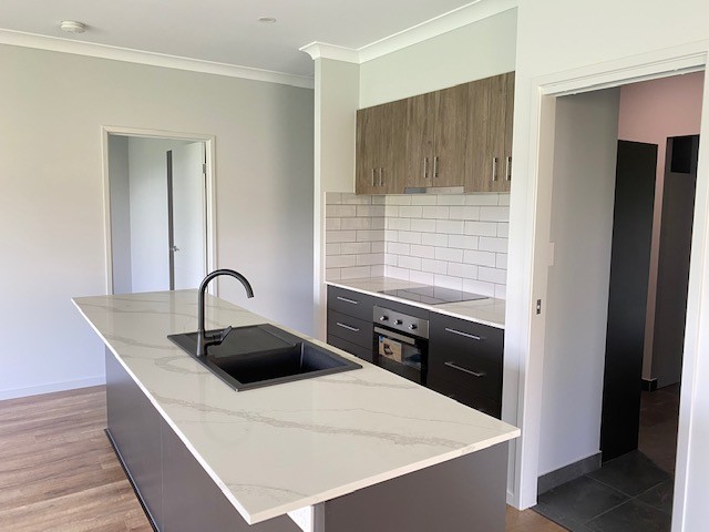 10 Dunnottar Court, Glass House Mountains, QLD 4518