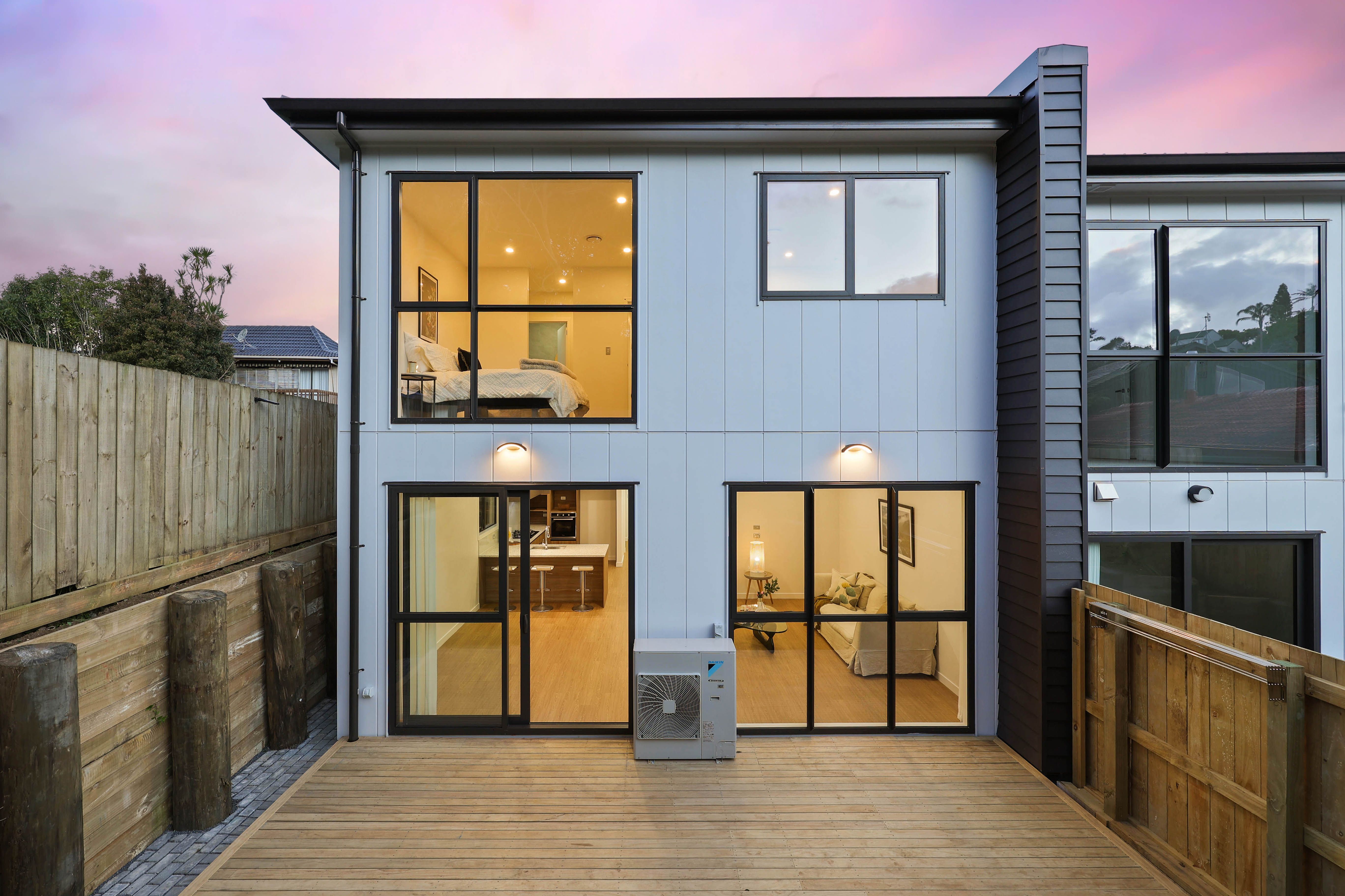 13E King Richard Place, Browns Bay, North Shore City