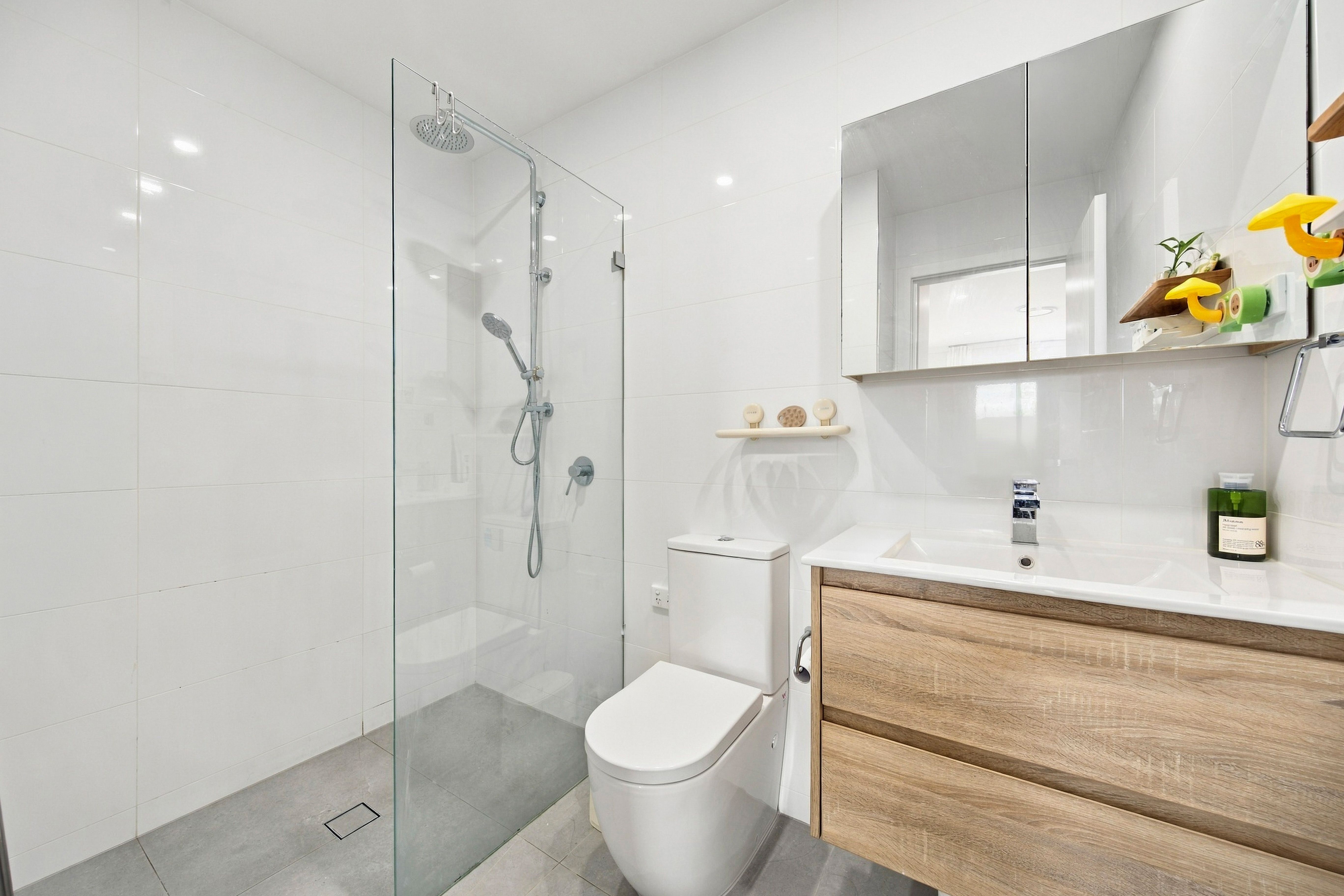 22 Treffone Avenue — photo 14 of 18