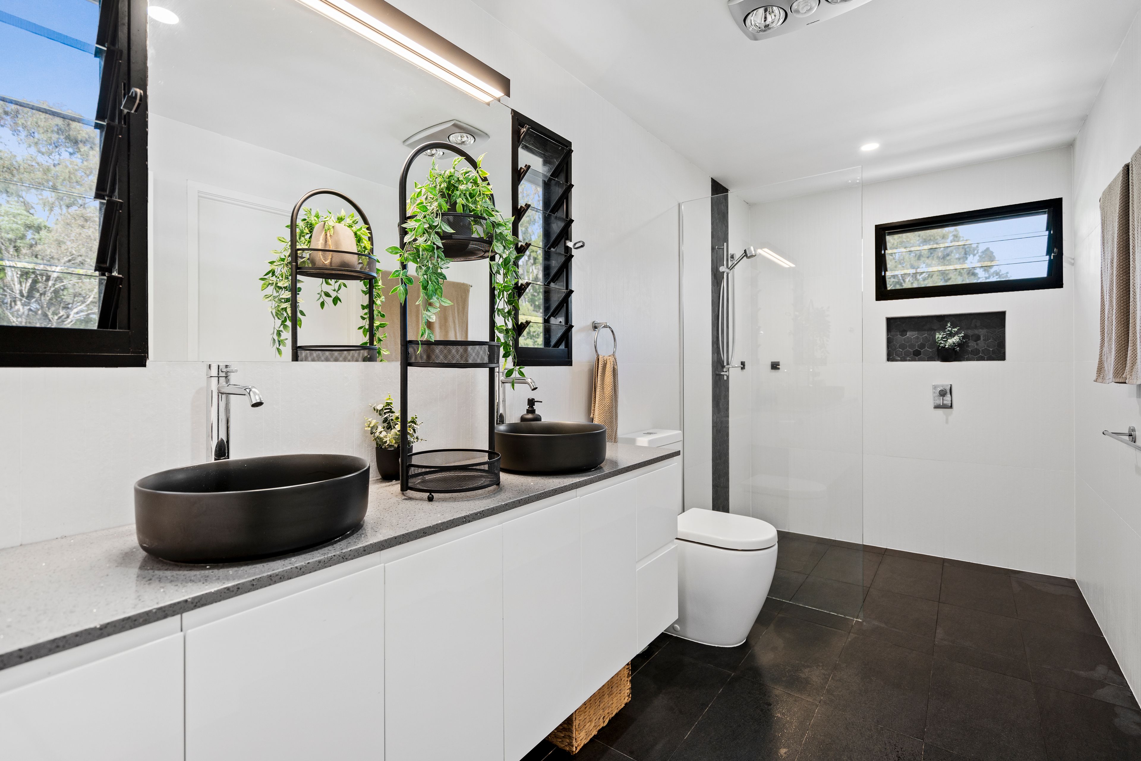 28 Kindara Street — photo 9 of 30
