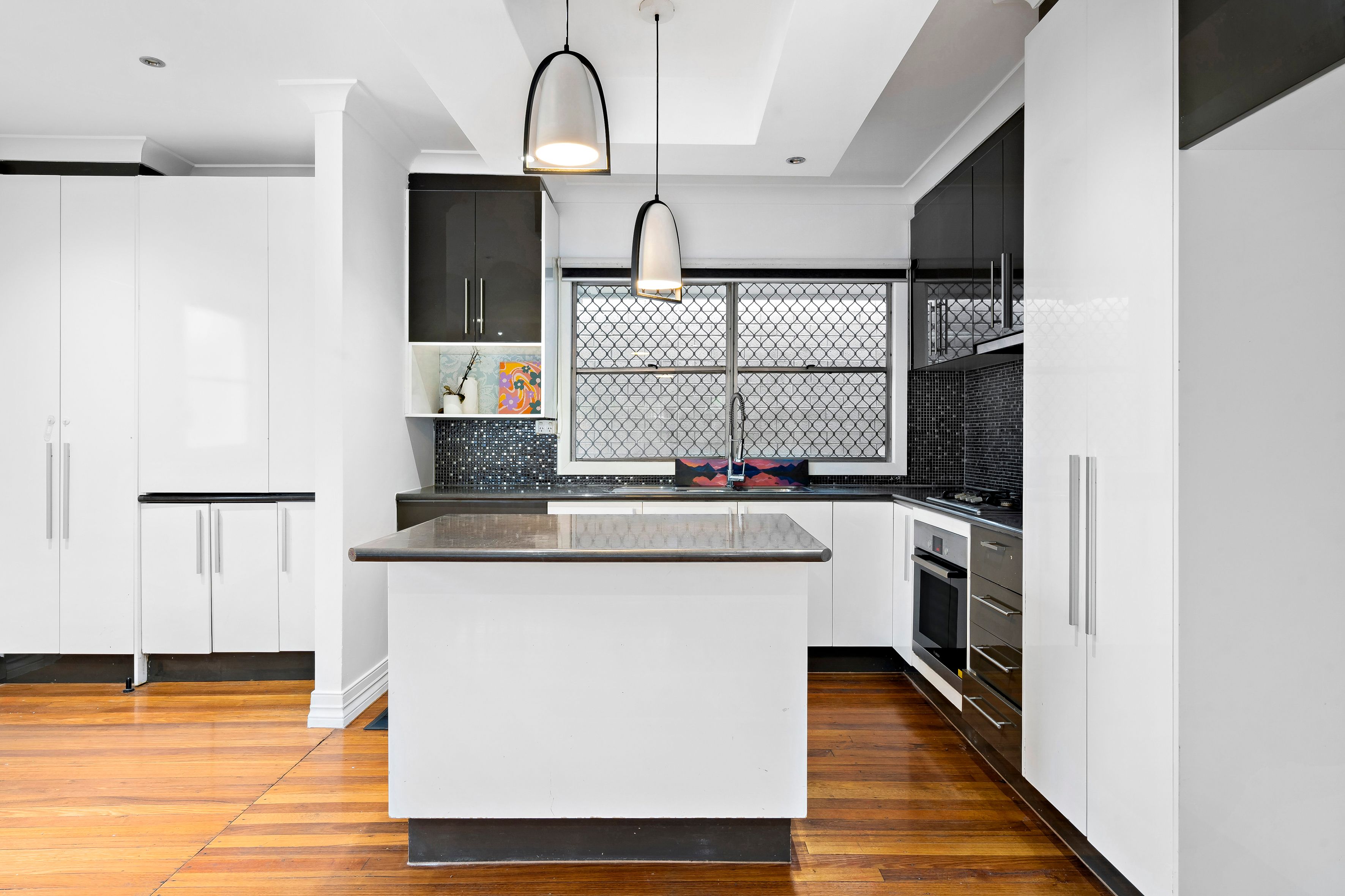 14 Elliott Avenue — photo 5 of 12