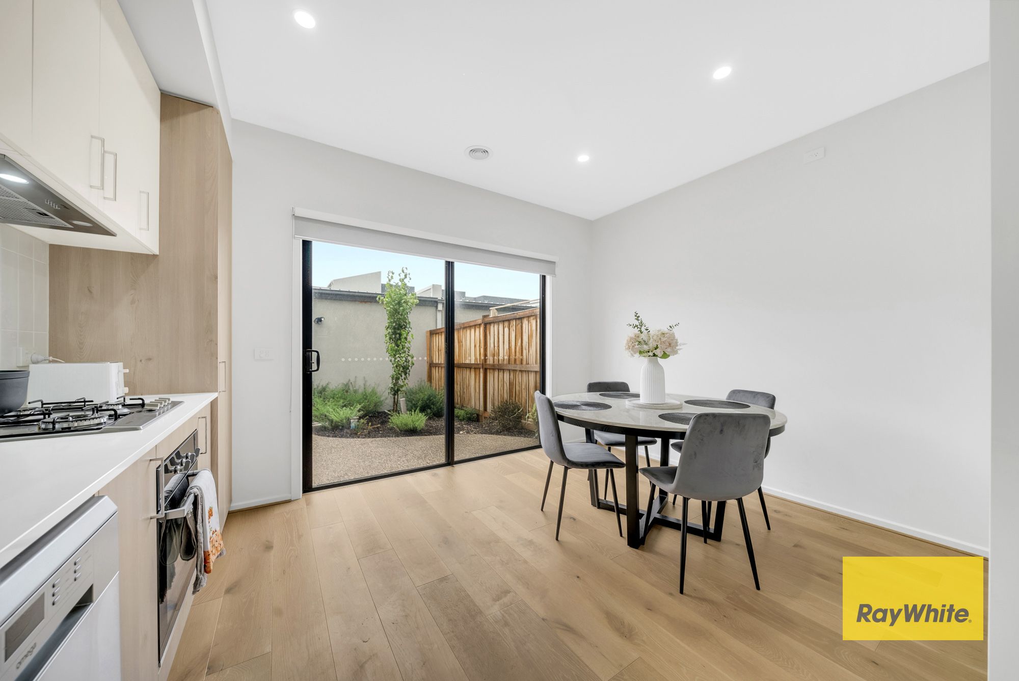 50 Hawkesbury Drive — photo 8 of 12