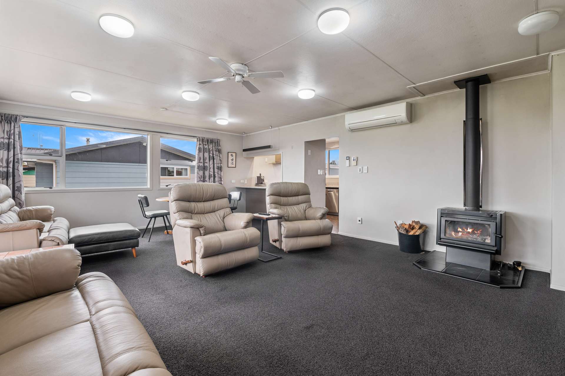 35 Aotea Crescent photo 2