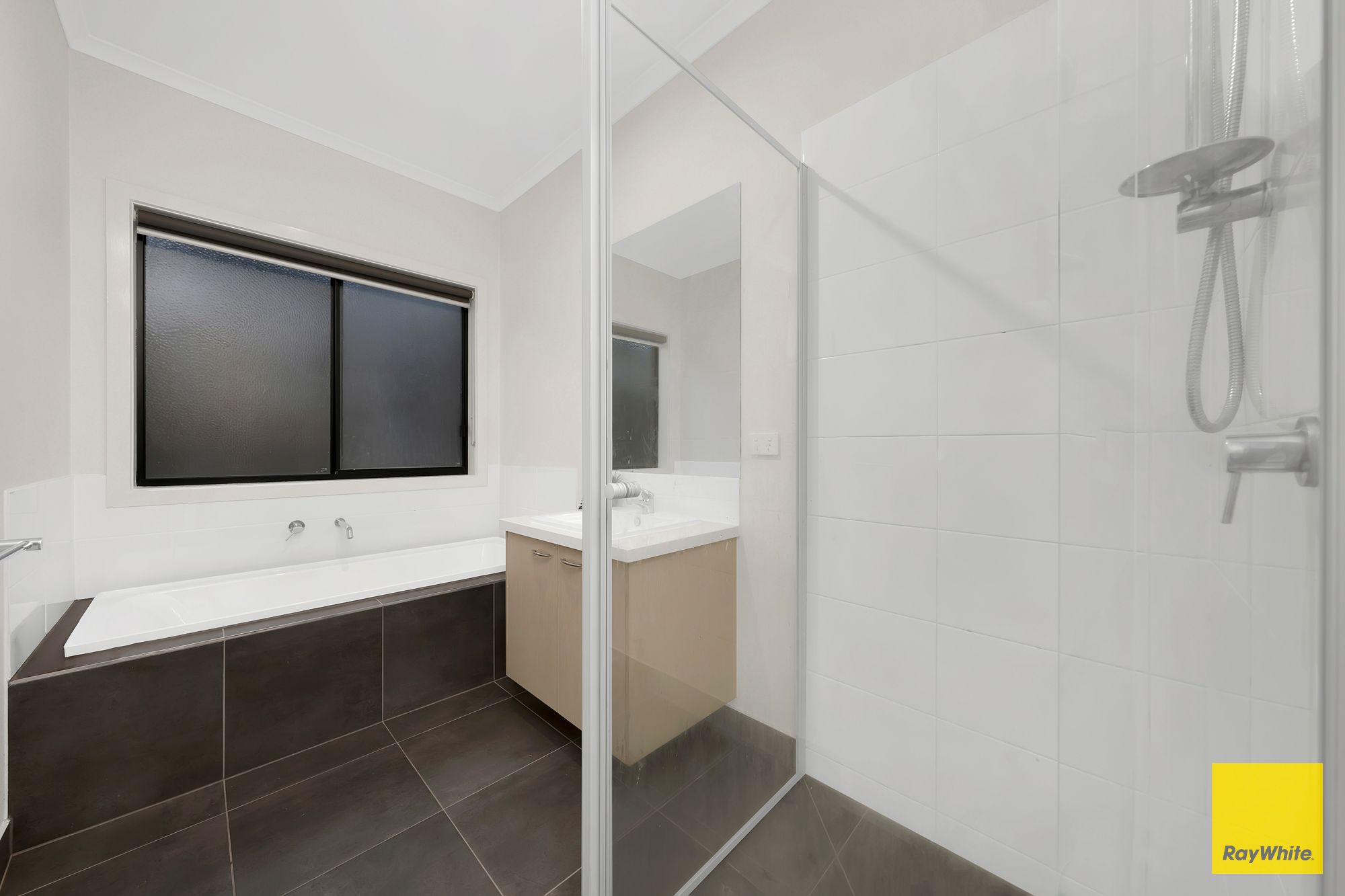 21 Urquhart Street — photo 13 of 15