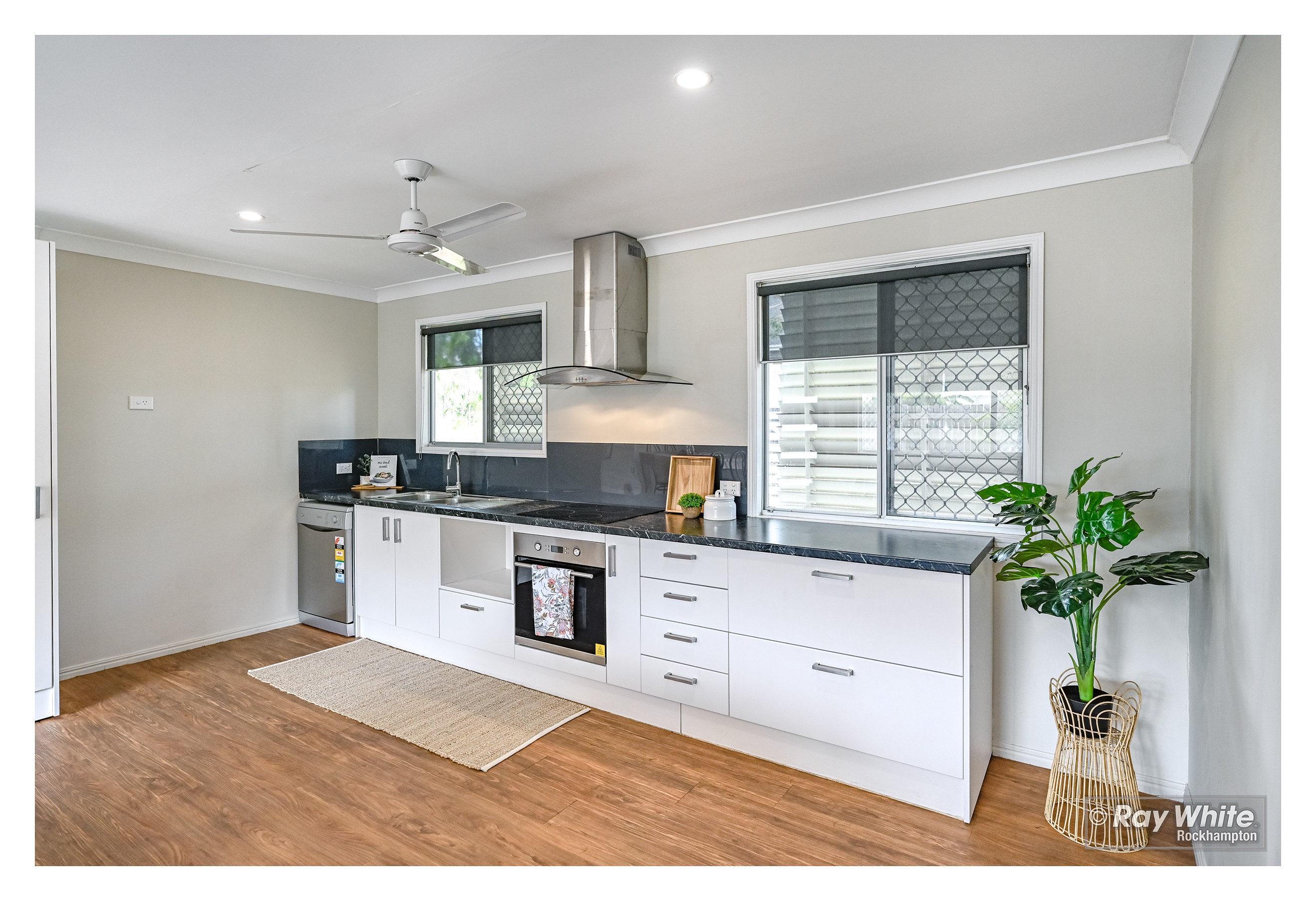 32 Hardy Avenue, Park Avenue, QLD 4701