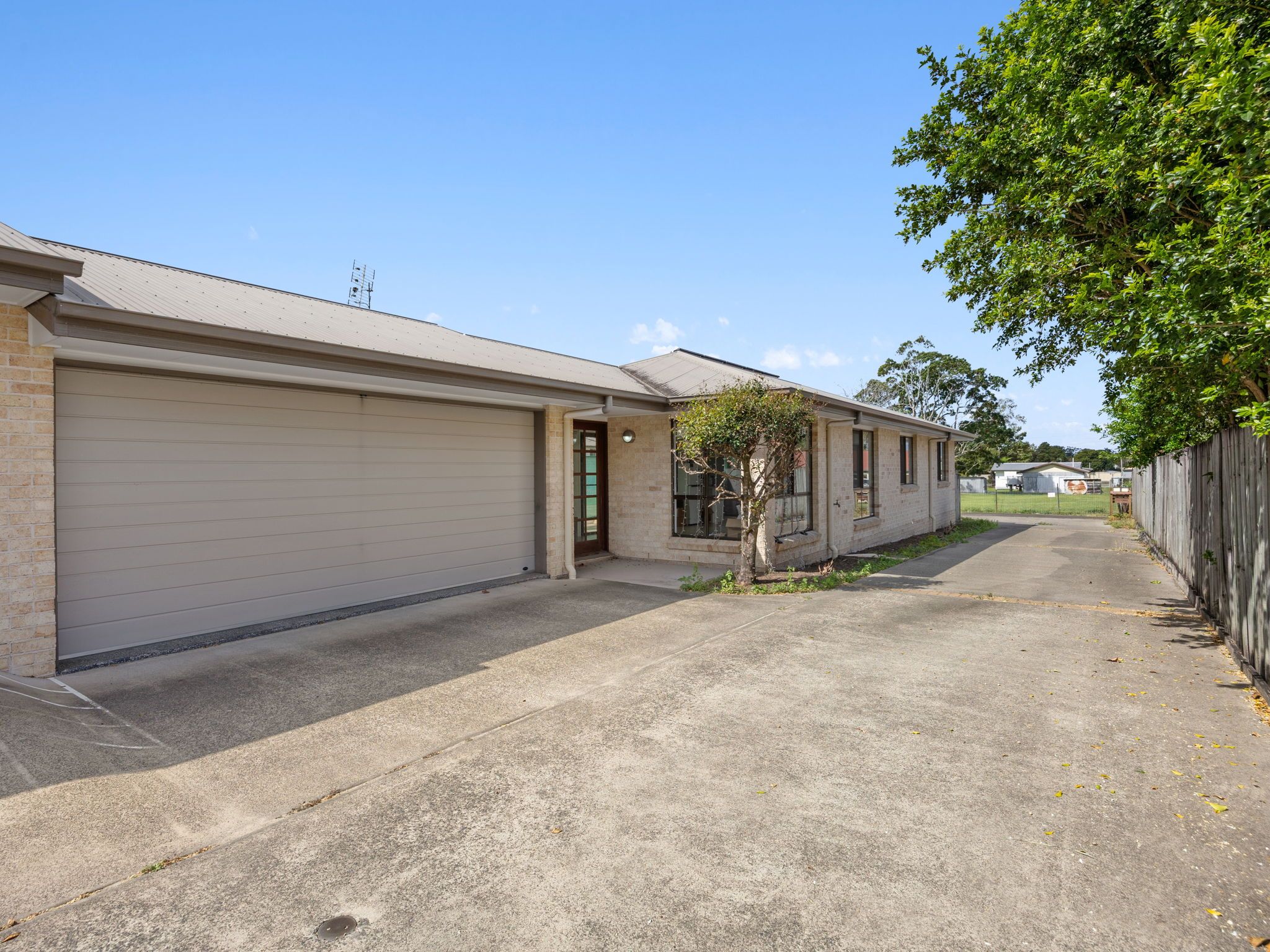 16 Laurel Street, Beerwah QLD 4519