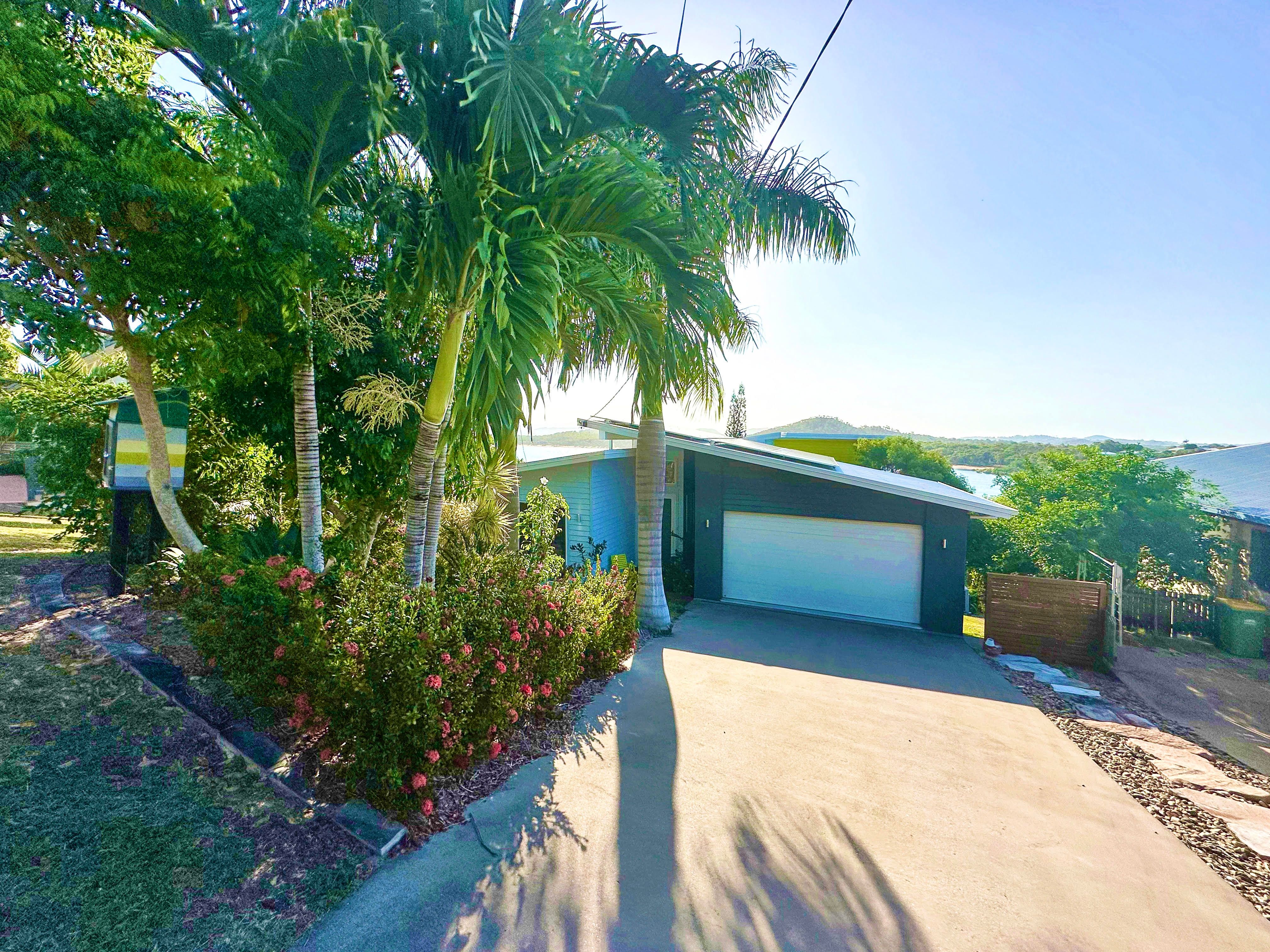 29 Captain Blackwood Drive, Sarina Beach, QLD 4737 Sold House Ray