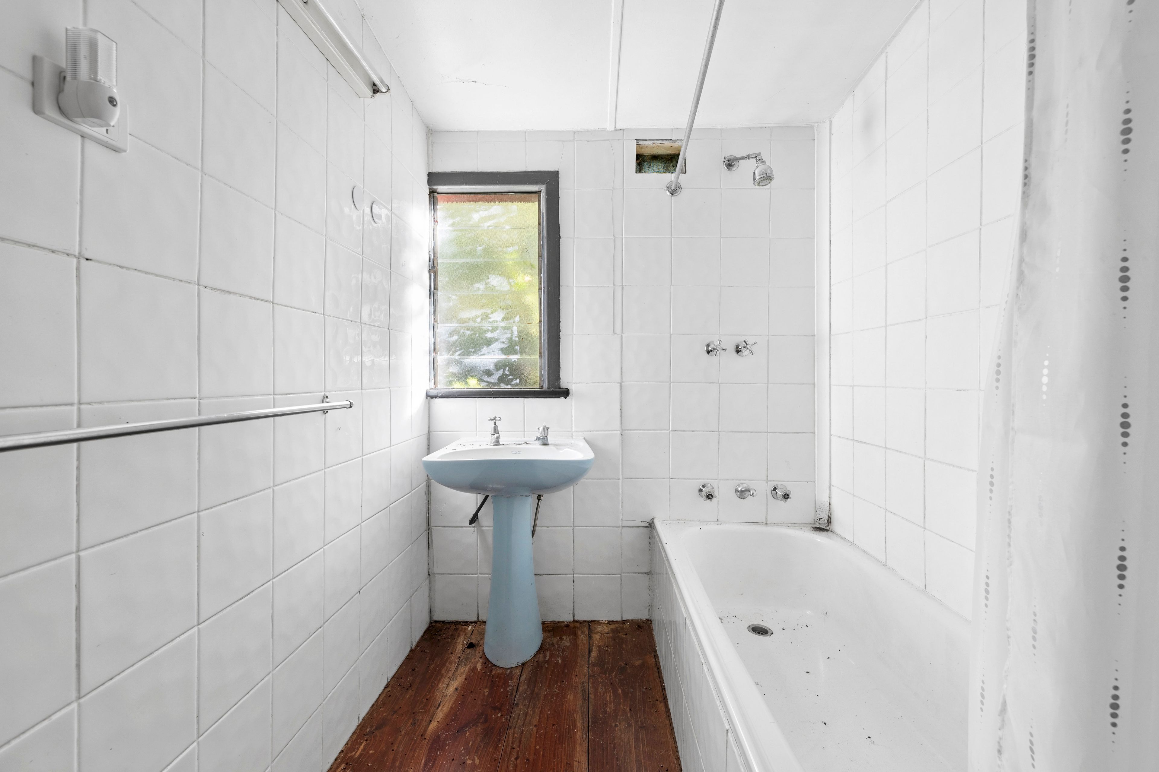 77 Ebden Street — photo 10 of 13