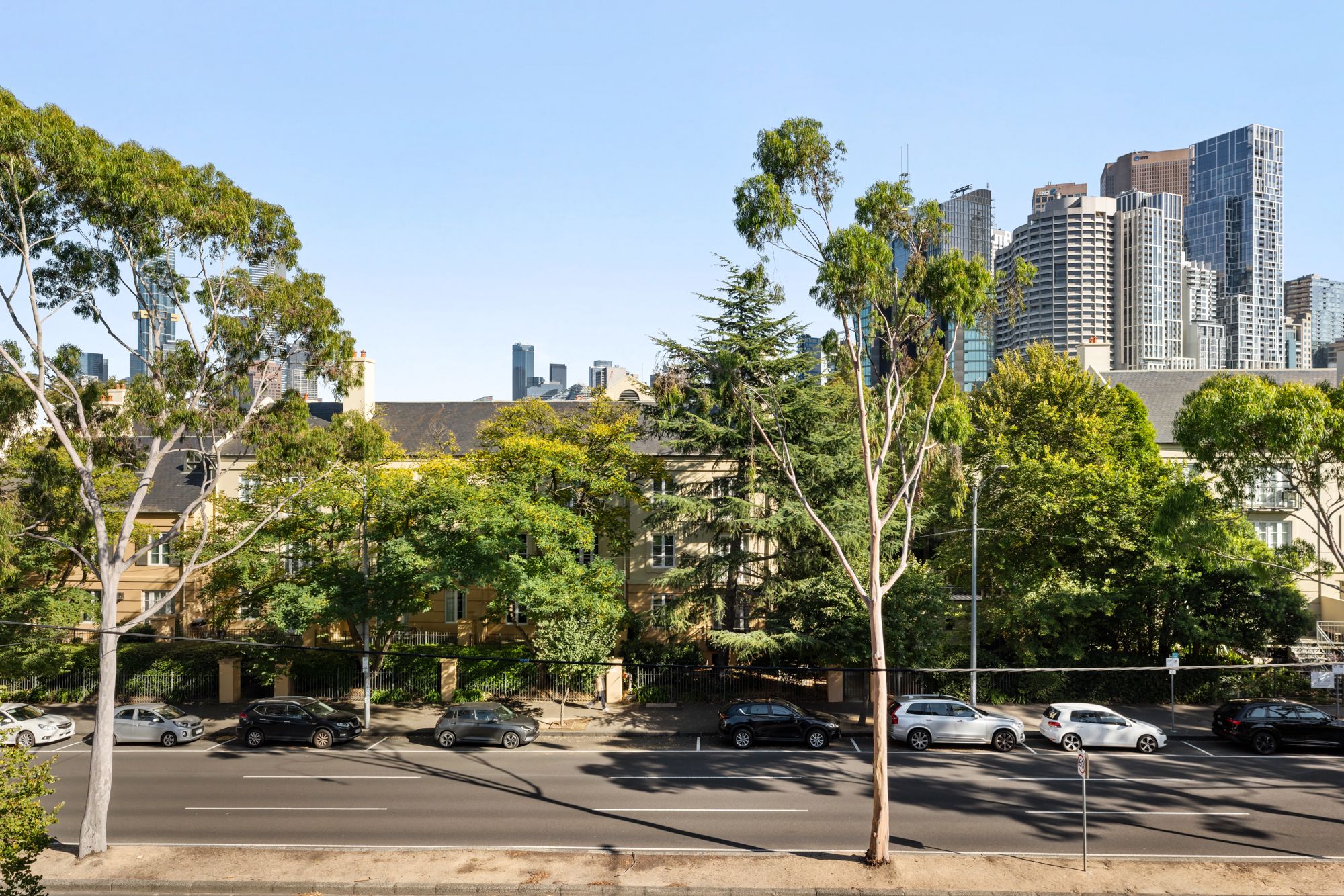 302/144 Jolimont Road — photo 10 of 15