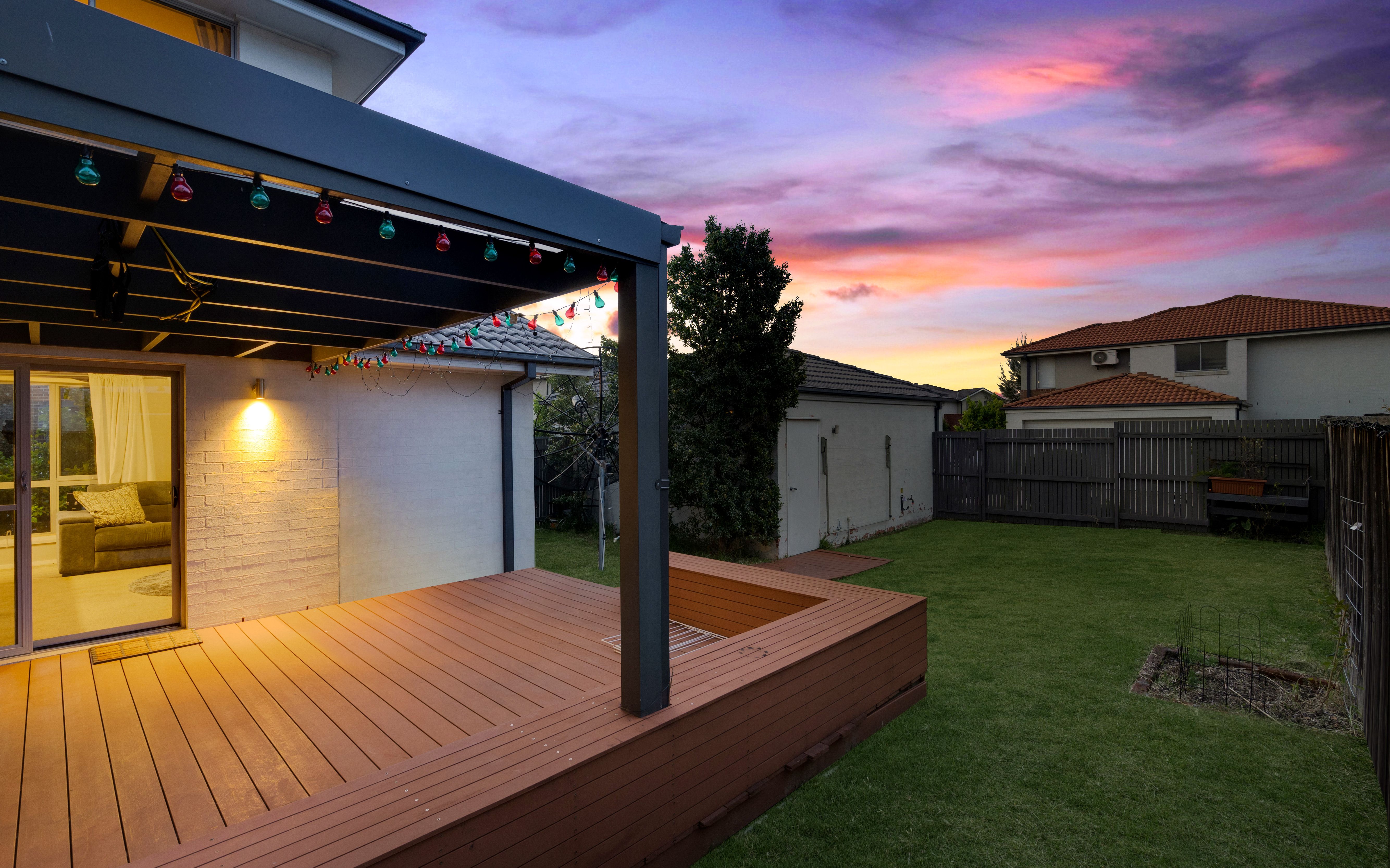 87 Northampton Drive, Glenfield, NSW 2167