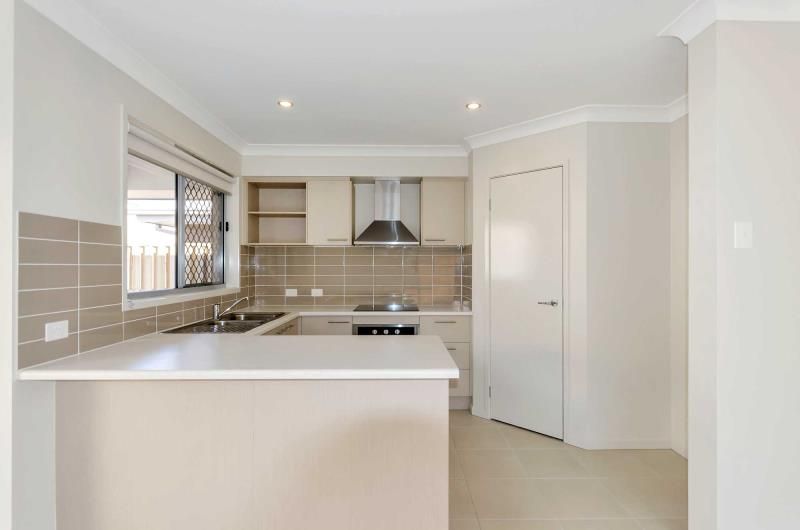 9 Pleasant Street, South Ripley, QLD 4306
