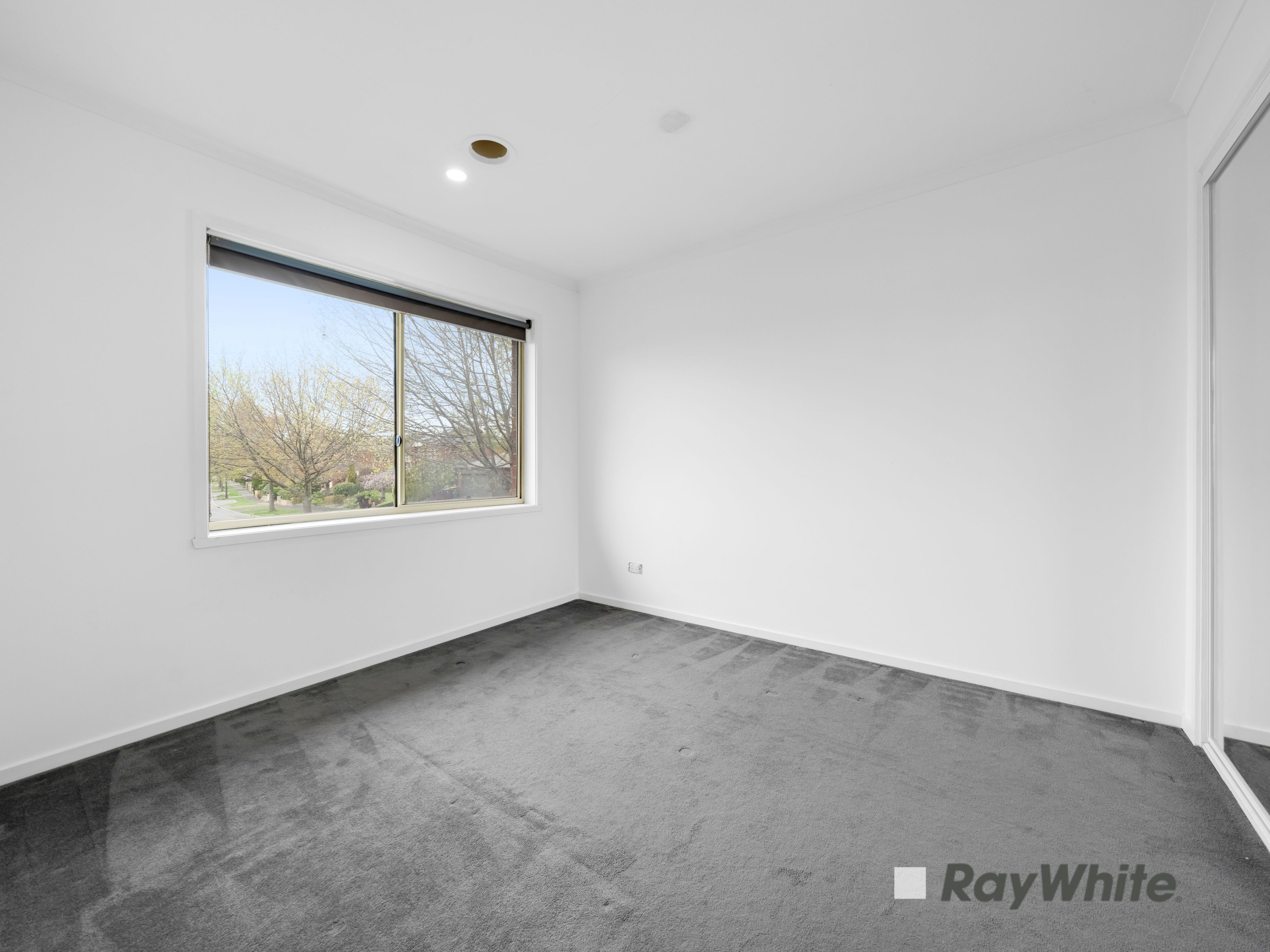 19 Highland Crescent — photo 12 of 21