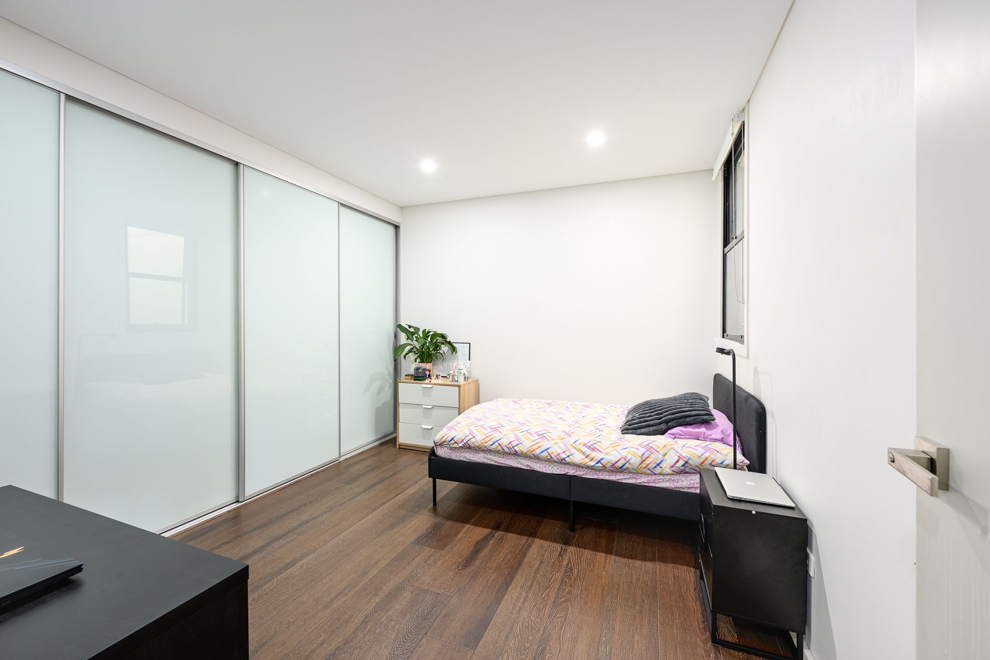 6/105-107 Percival Road — photo 9 of 10