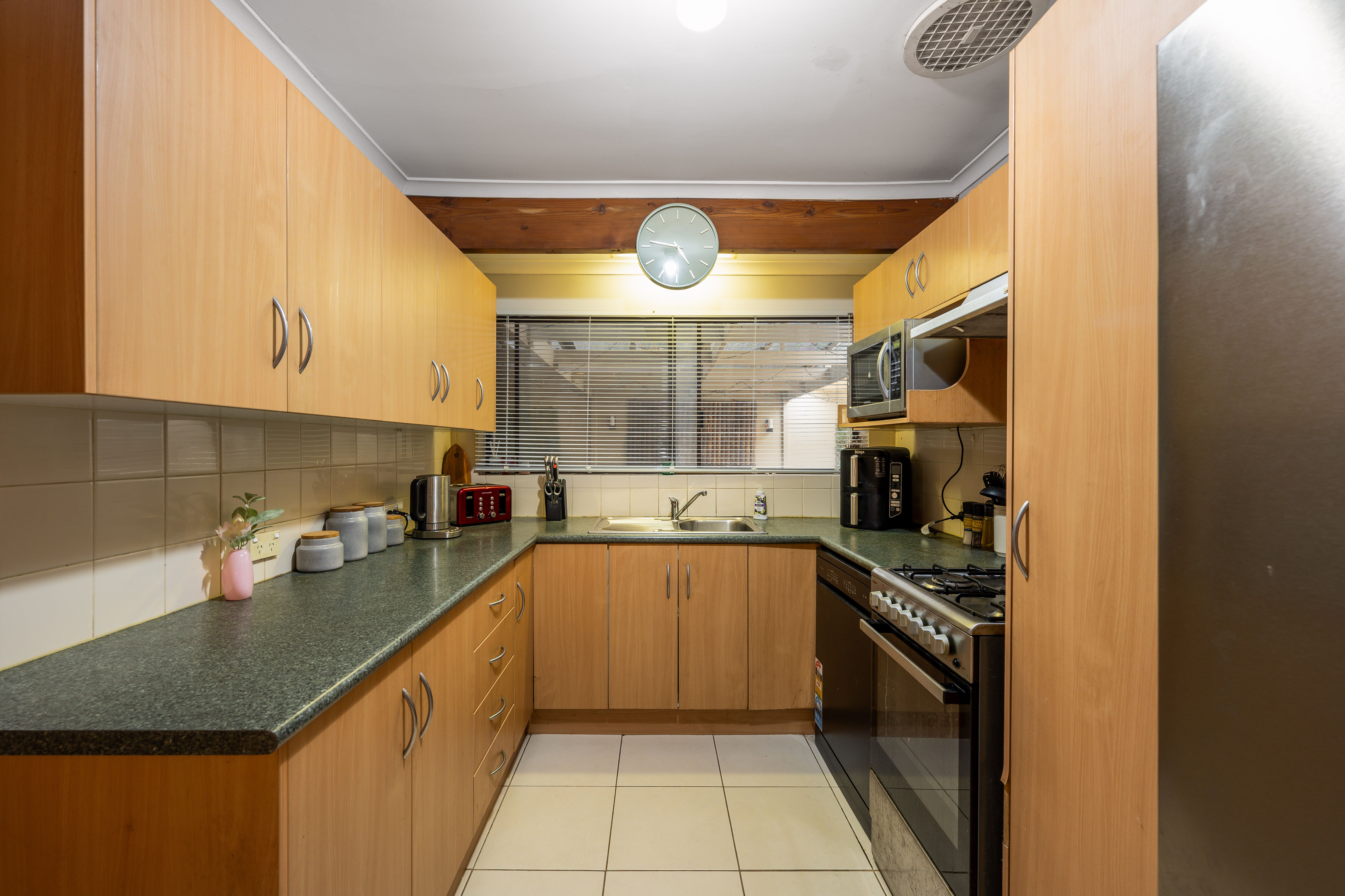 8 Zariba Court — photo 5 of 21