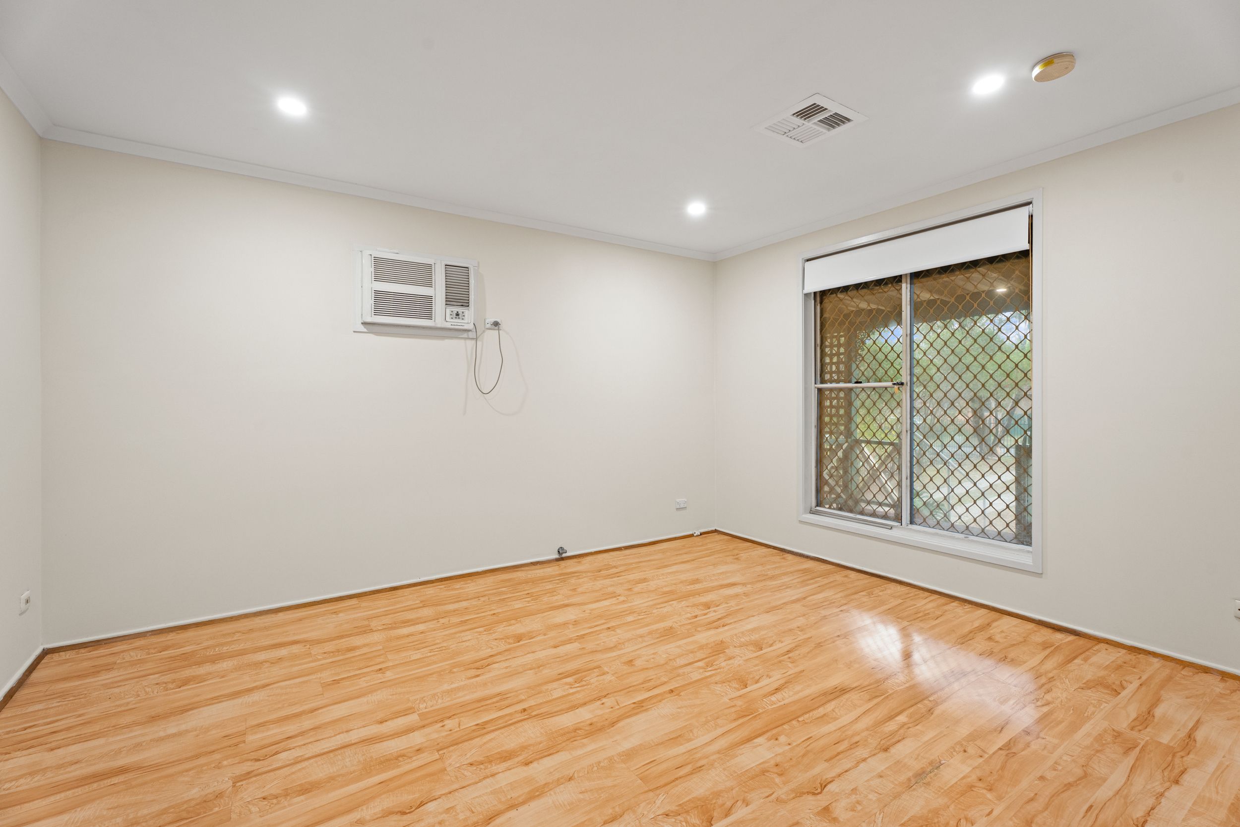 48 Pensax Road — photo 5 of 22