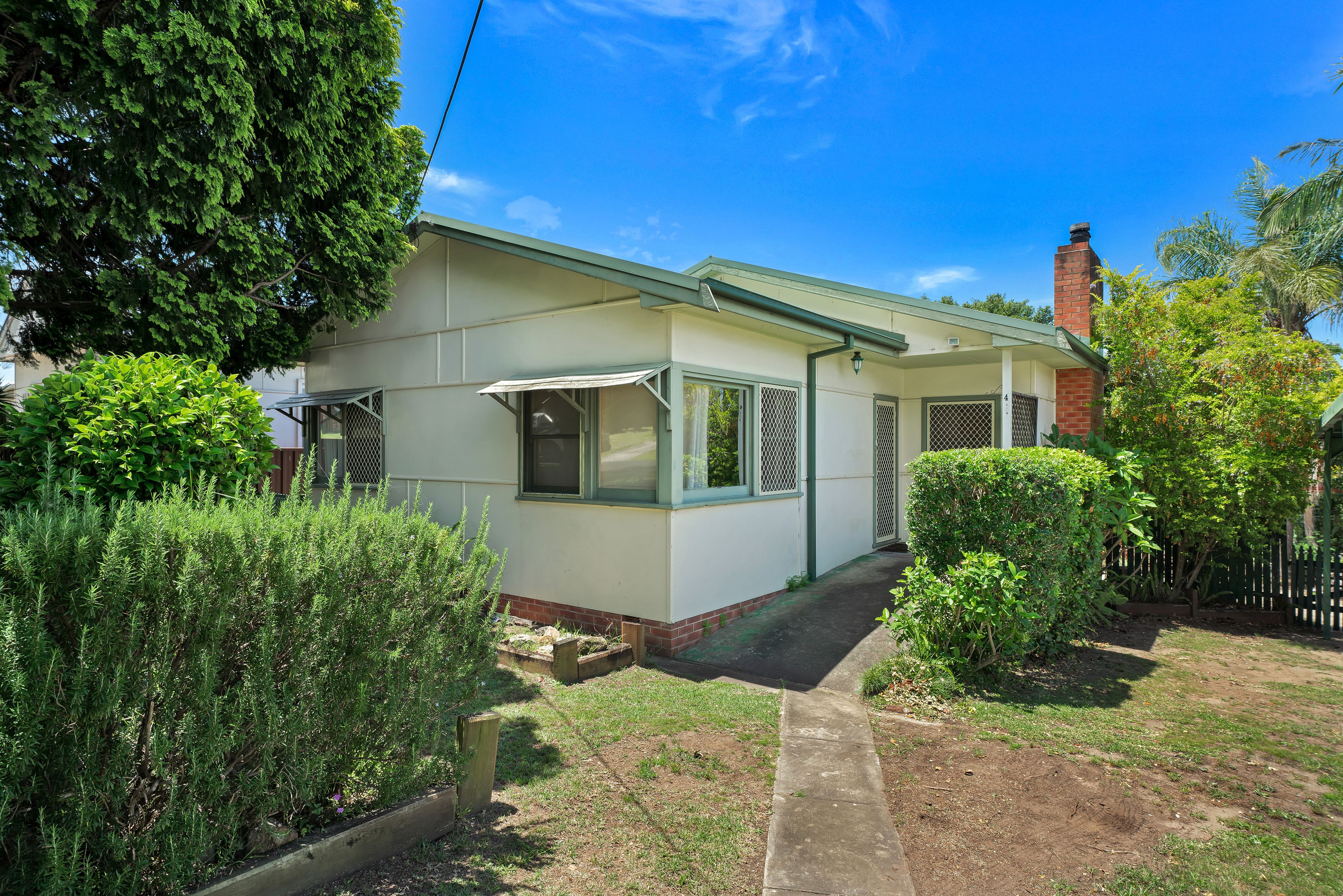 4 Mulgen Crescent, Bomaderry, NSW 2541