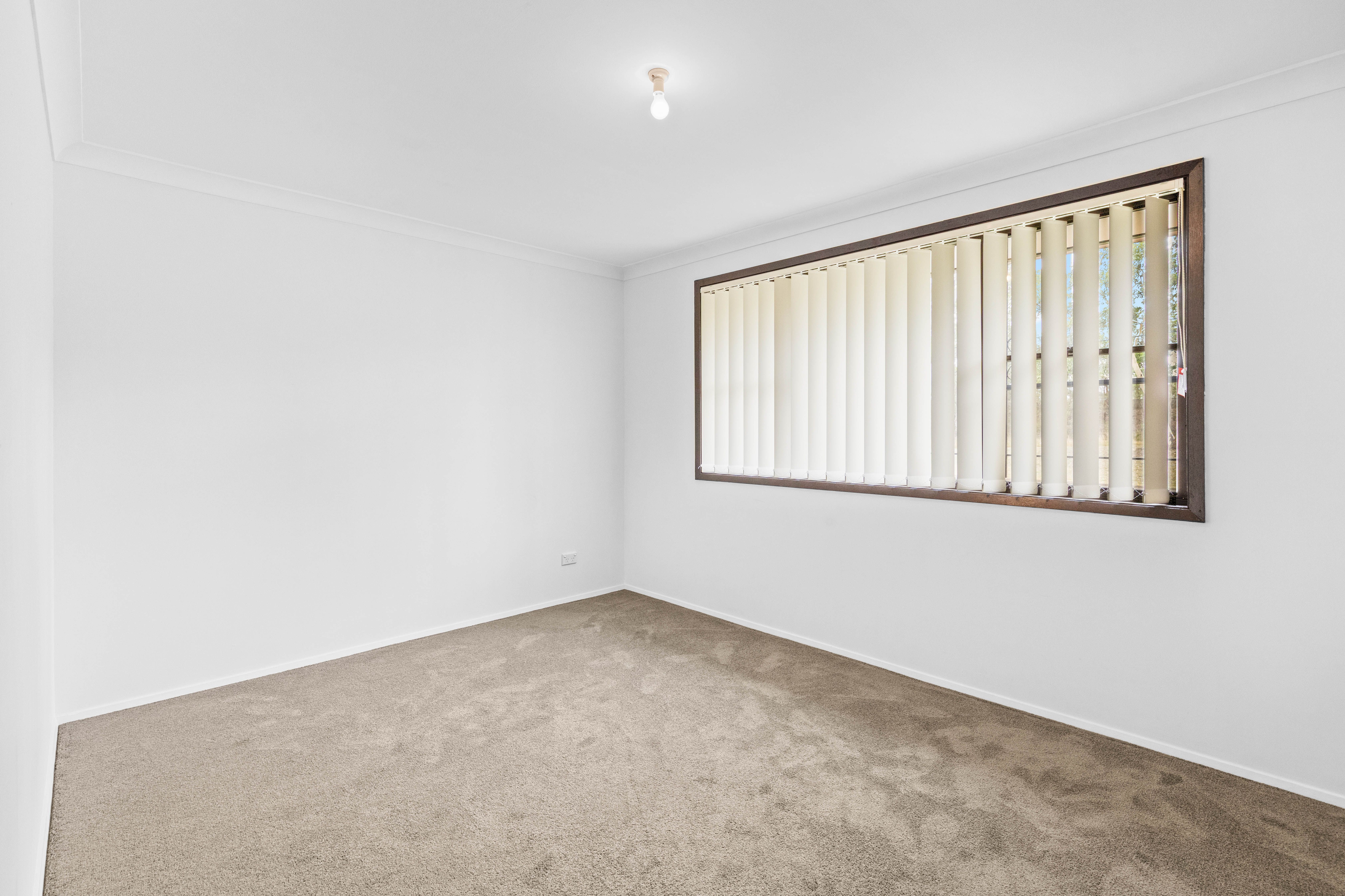 8 Buckland Road, St Clair, NSW