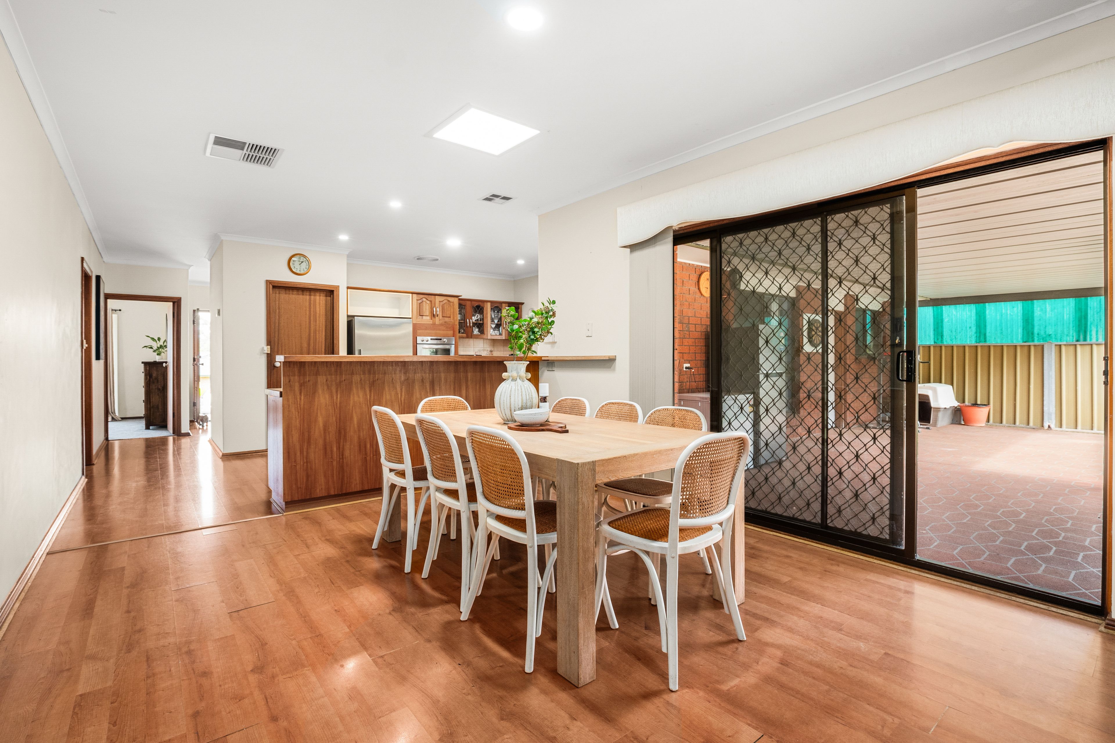 27 Torresan Crescent — photo 6 of 26
