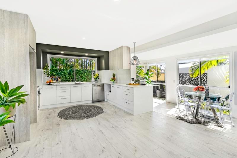 17 Wyndham Avenue, Southport, QLD 4215