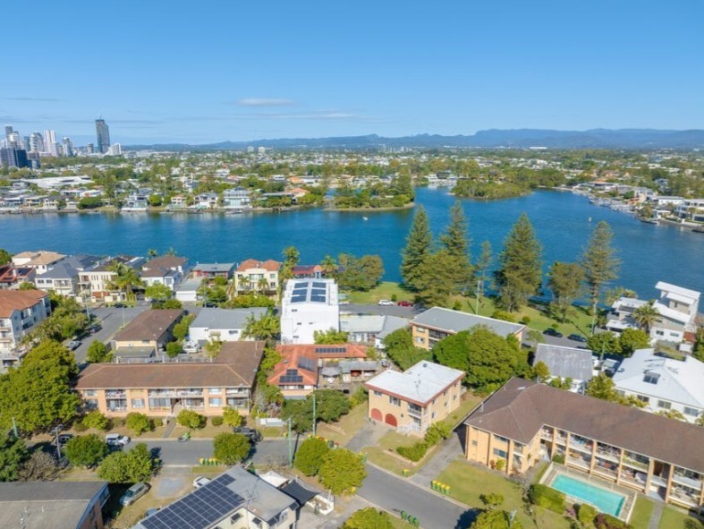 1/6 Sunrise Boulevard, Surfers Paradise, QLD 4217