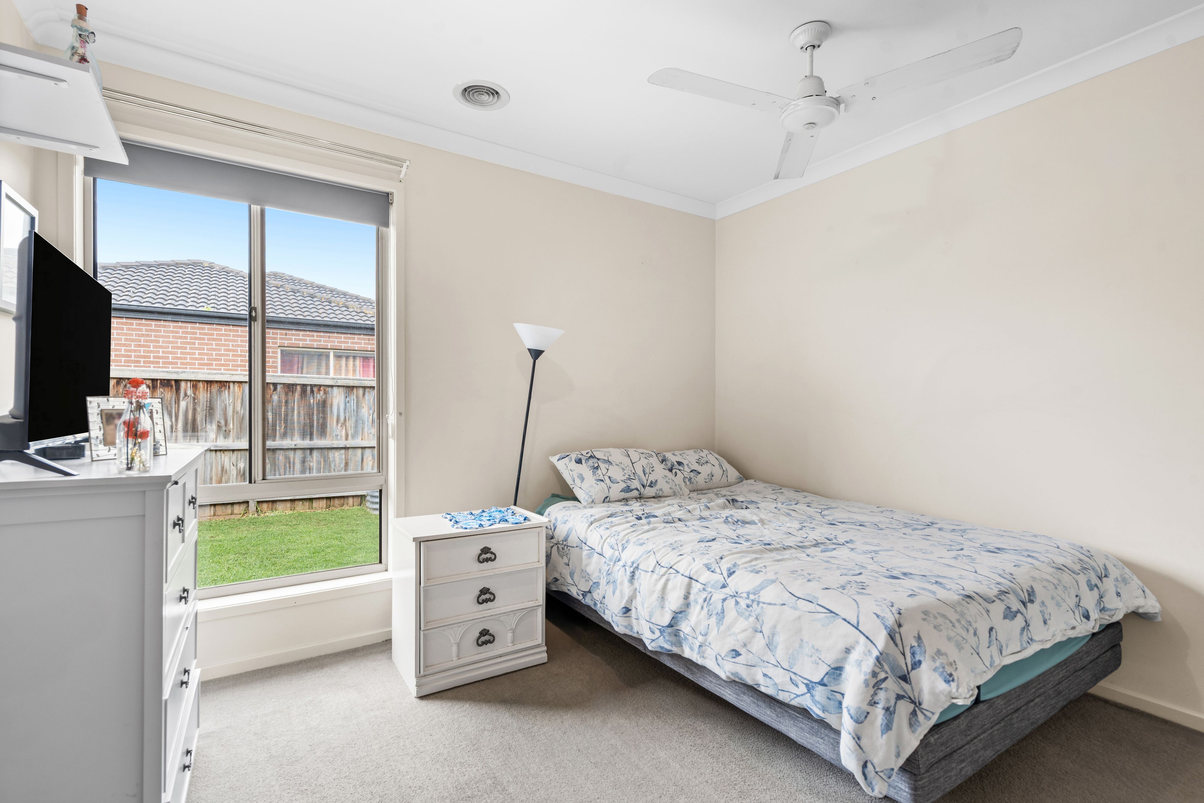 15 Stoneleigh Road — photo 14 of 23