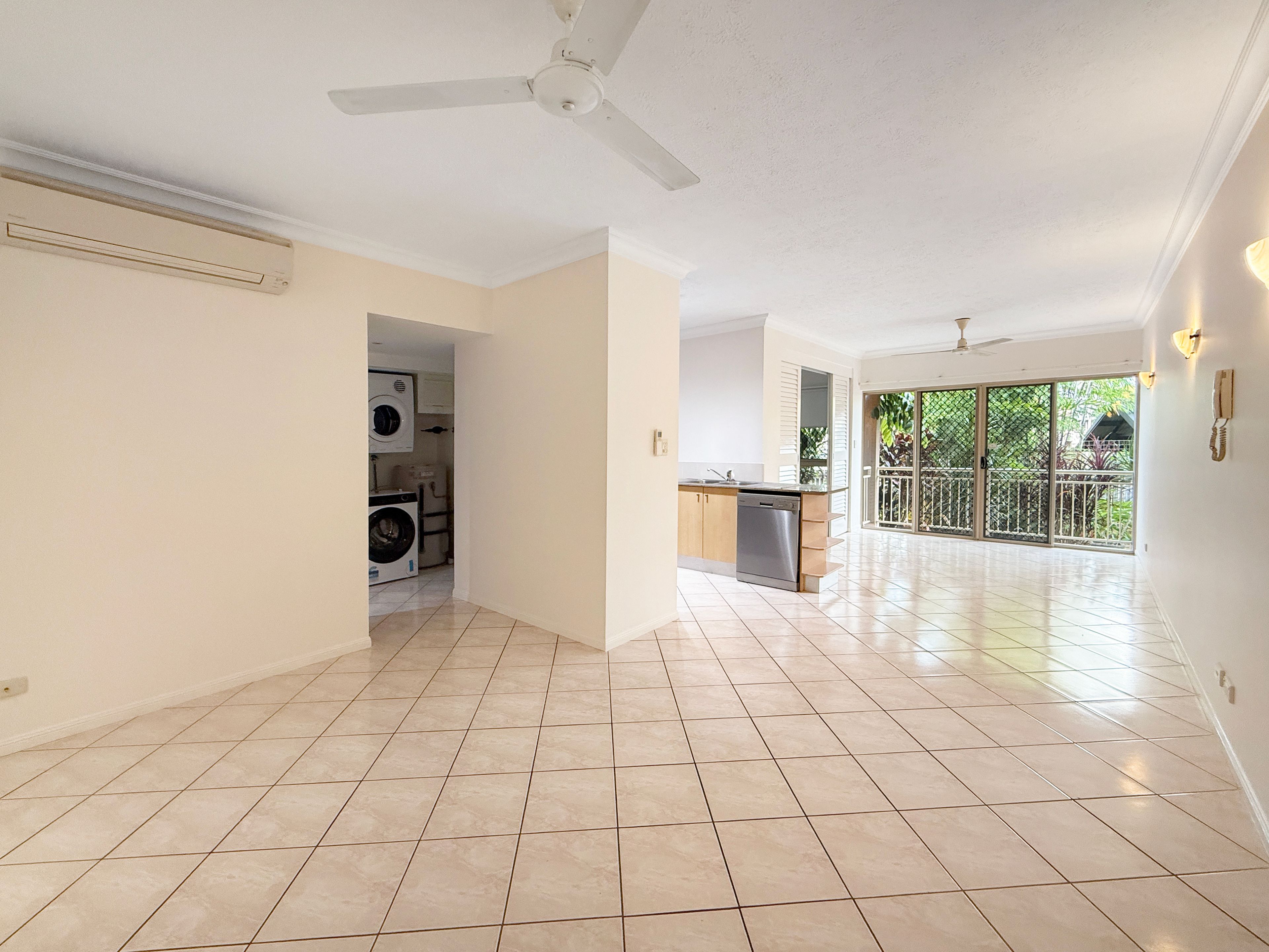 1205/2-10 Greenslopes Street — photo 4 of 10
