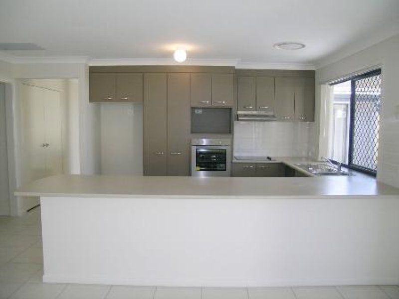 8 Barambah Circuit, Warner QLD 4500