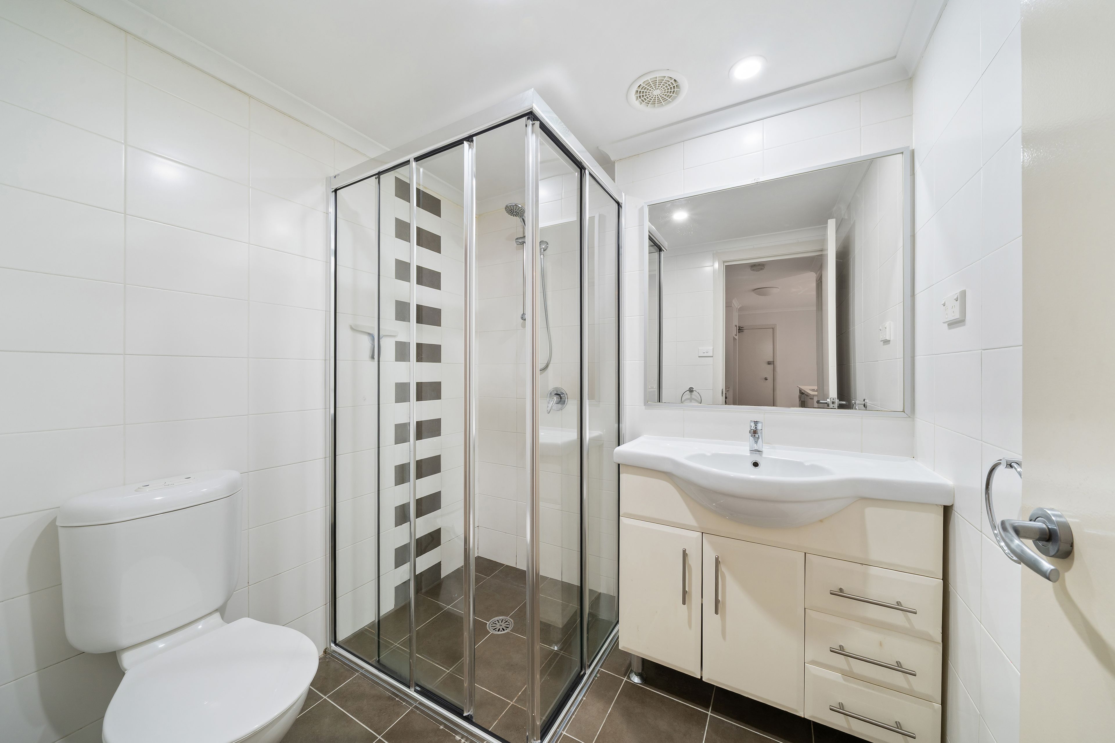 17/114 Athllon Drive — photo 12 of 14