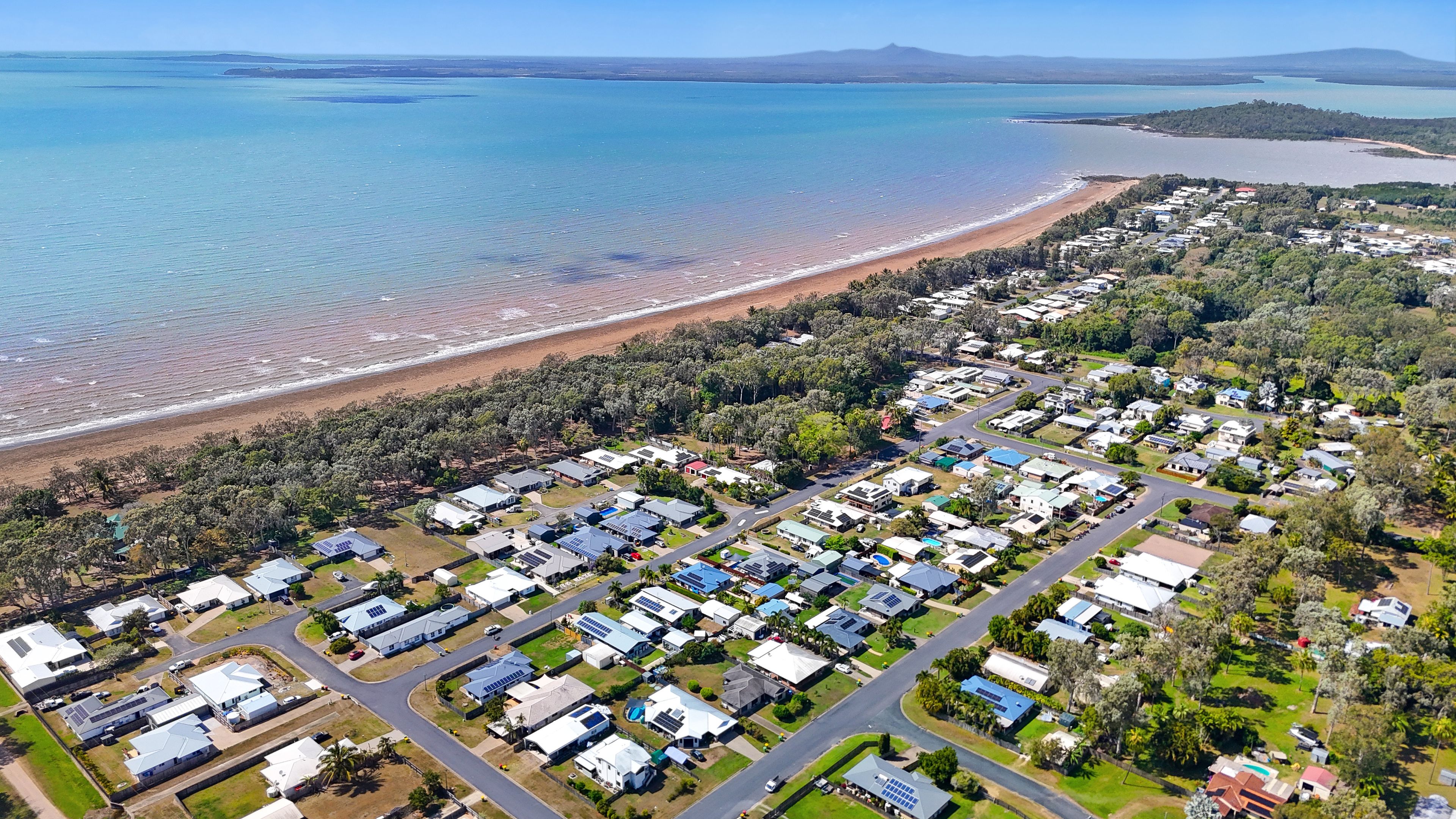 6 Leonie Court, Armstrong Beach, QLD 4737