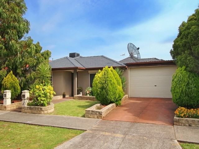 196 Roycroft Avenue, Mill Park, VIC 3082
