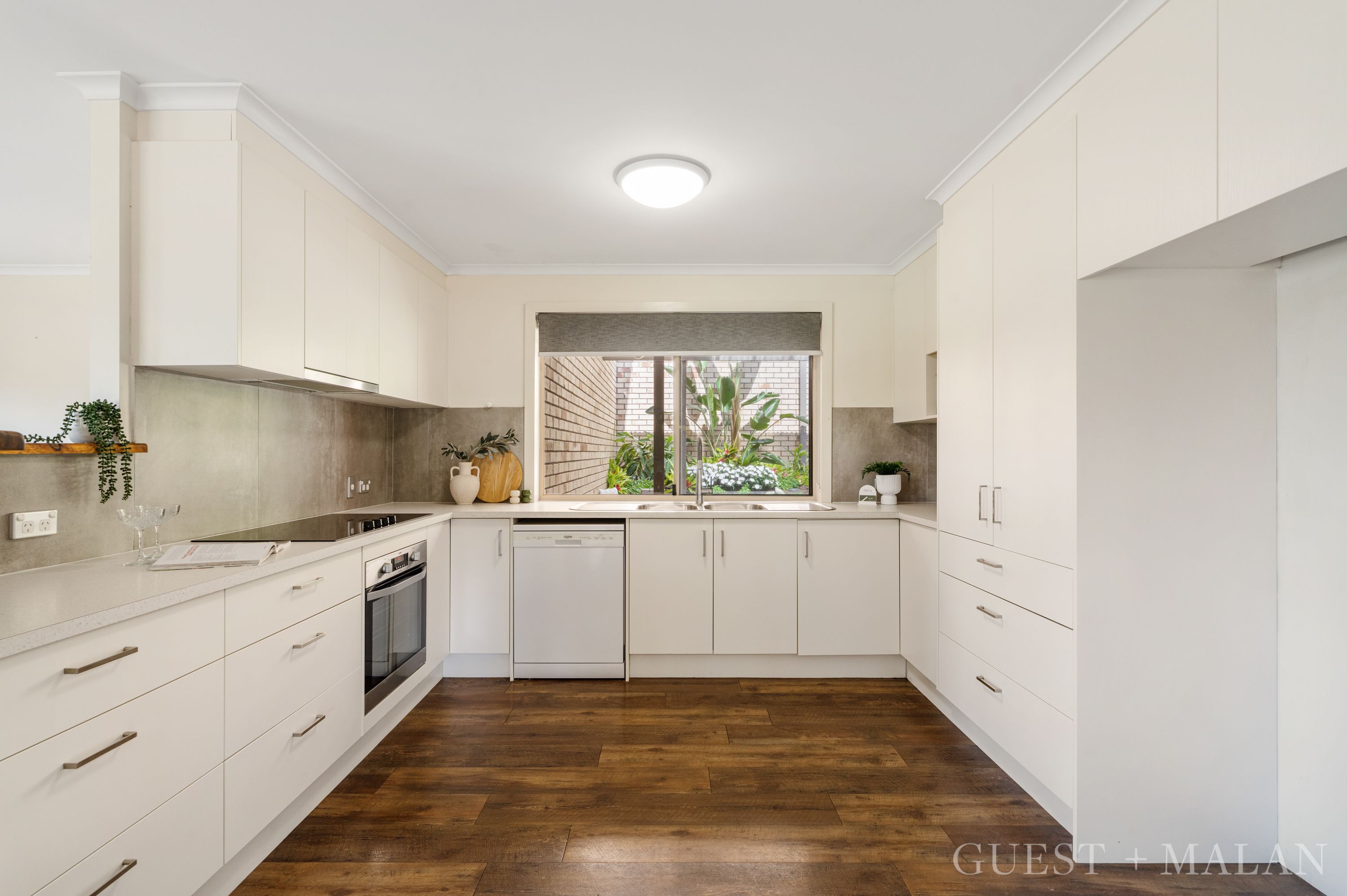 1/51 Mariners Crescent — photo 8 of 21