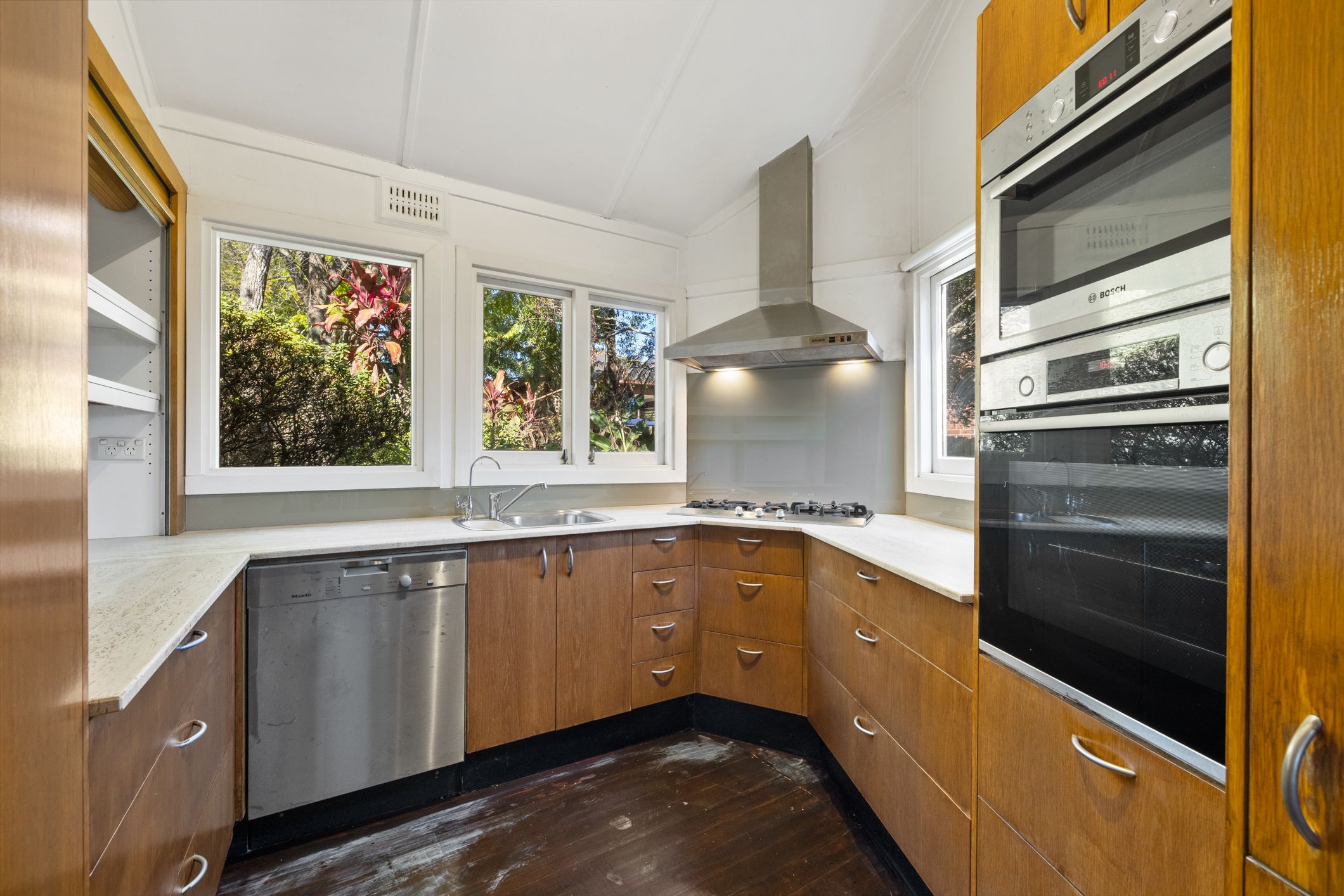 16 Burns Road — photo 6 of 8