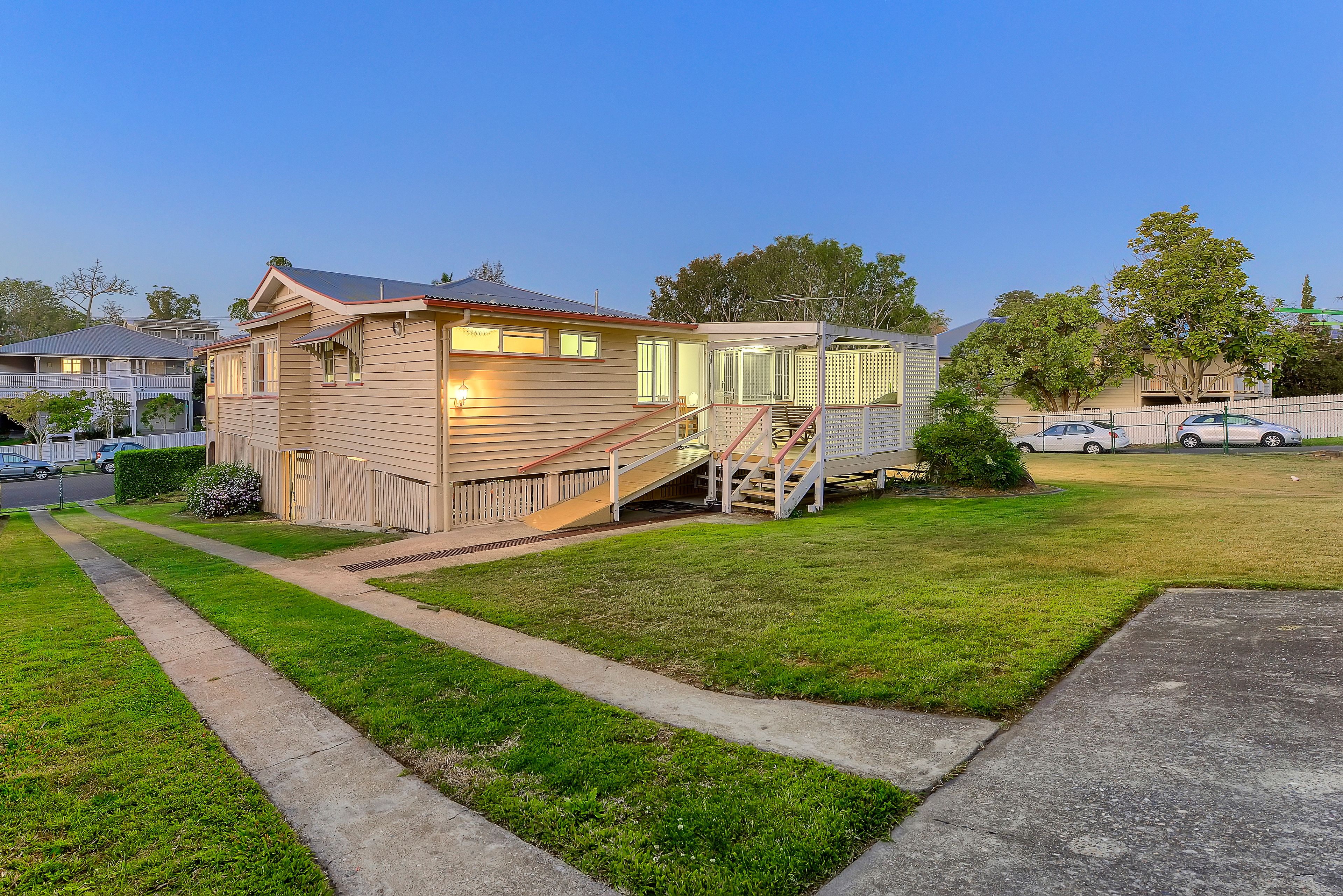 25 MacDonald Street, Norman Park, QLD 4170