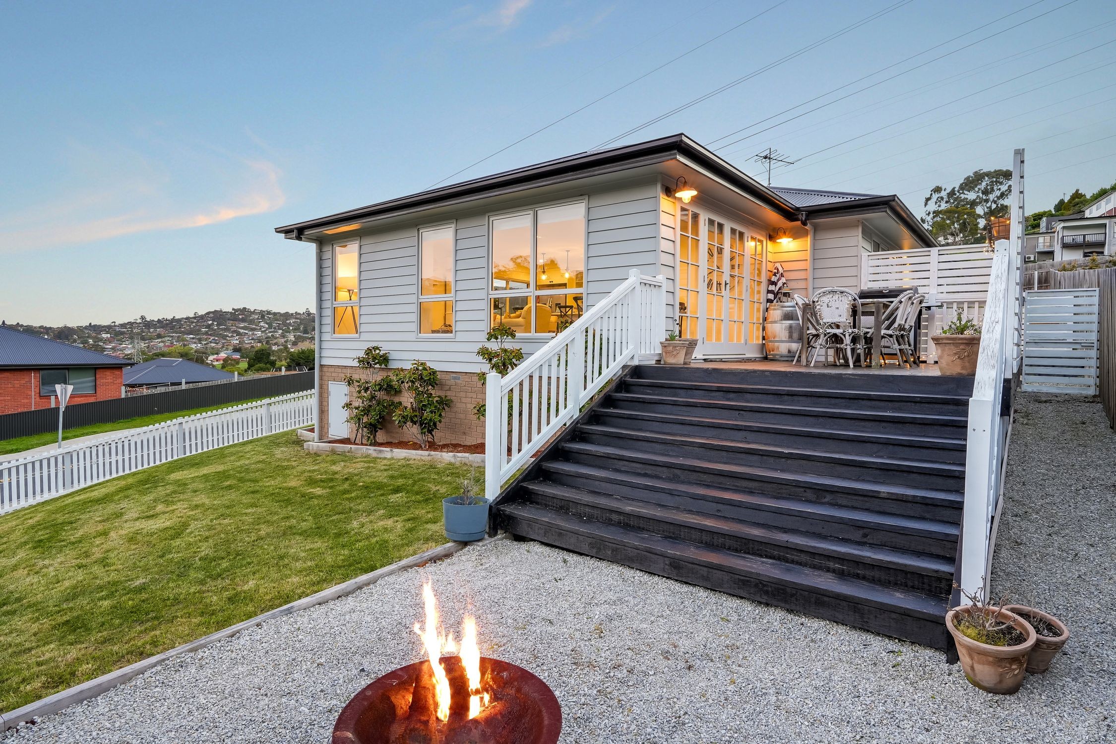 8 Chaucer Road, Lenah Valley, TAS 7008