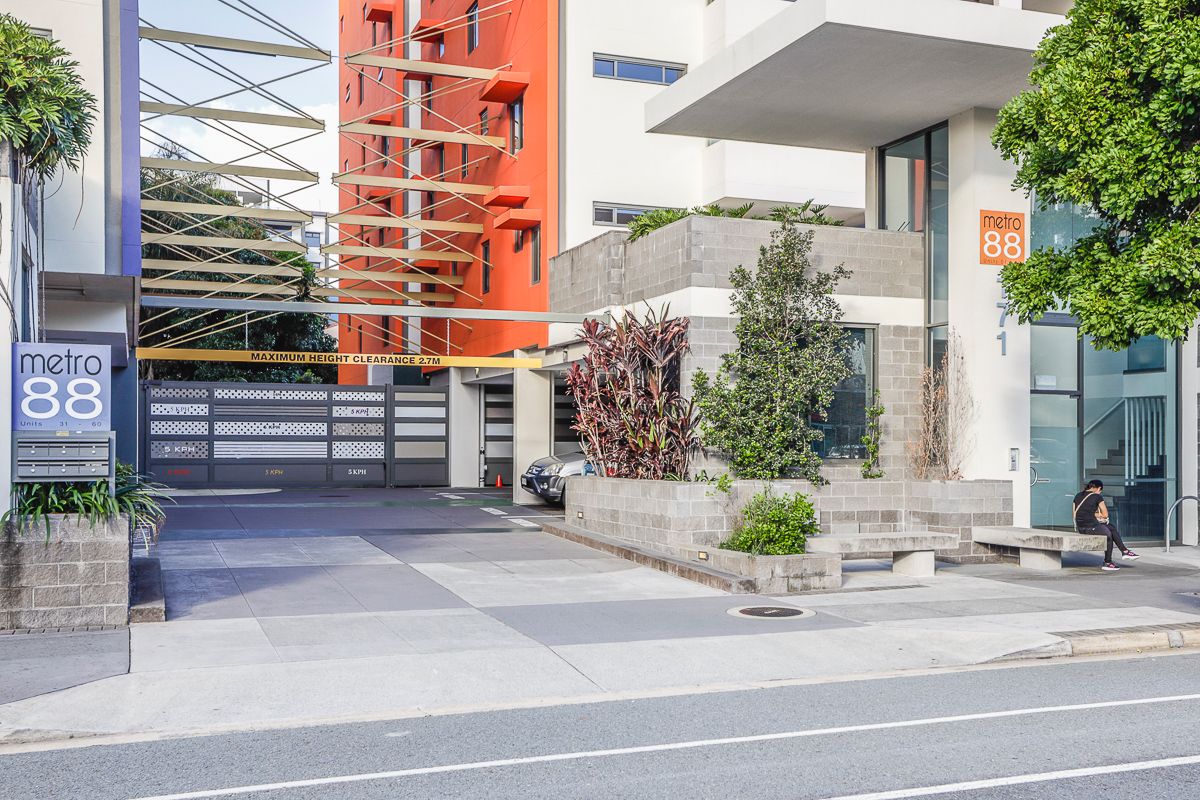 1/171 Scarborough Street, Southport, QLD 4215