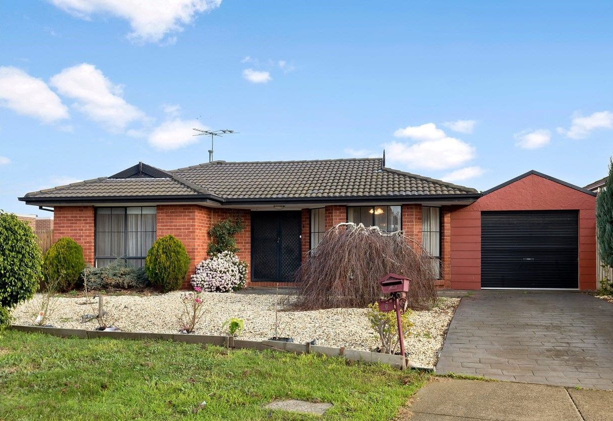 6 Athol Avenue — photo from Ray White Craigieburn