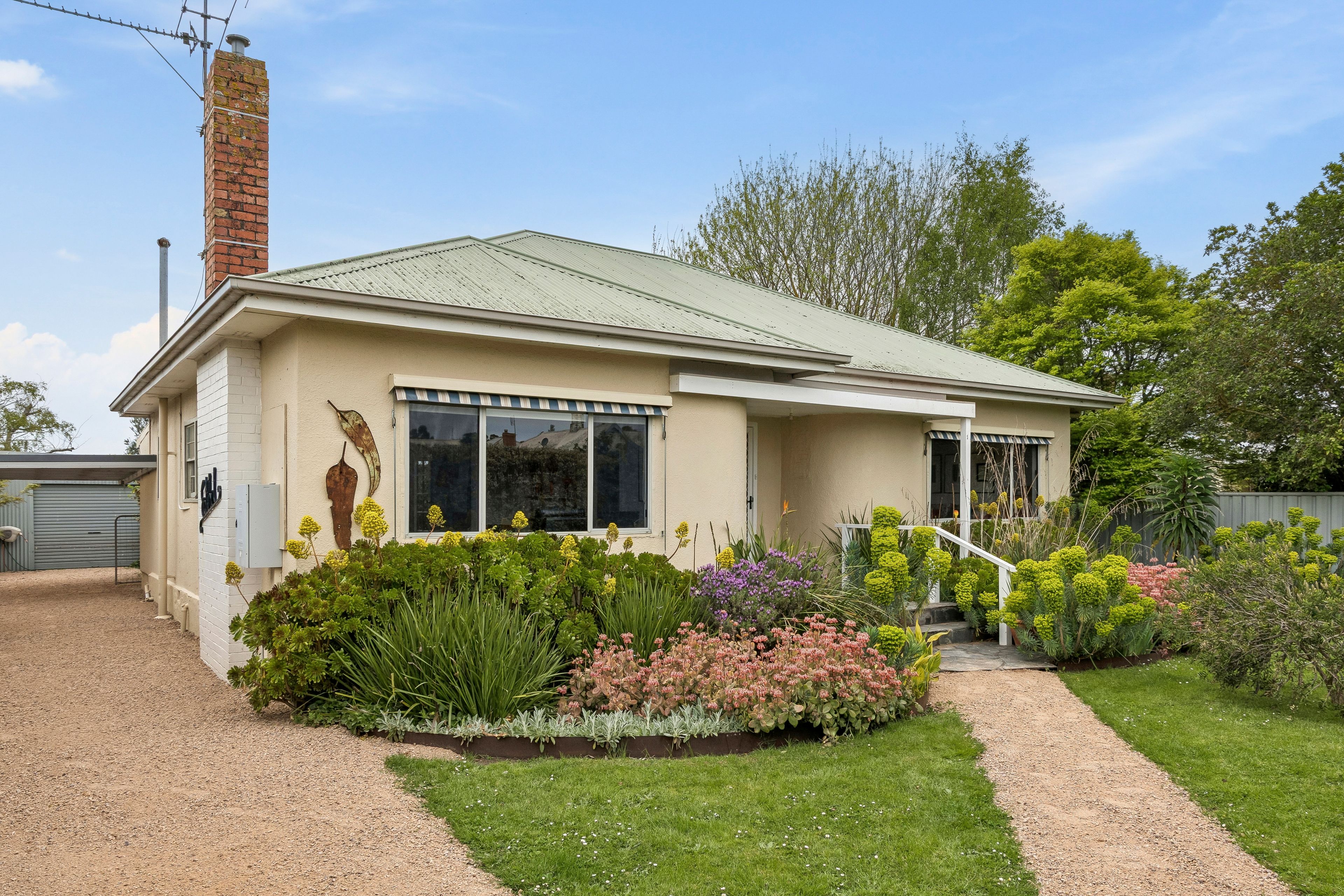 4 Simpson Street — photo 3 of 14