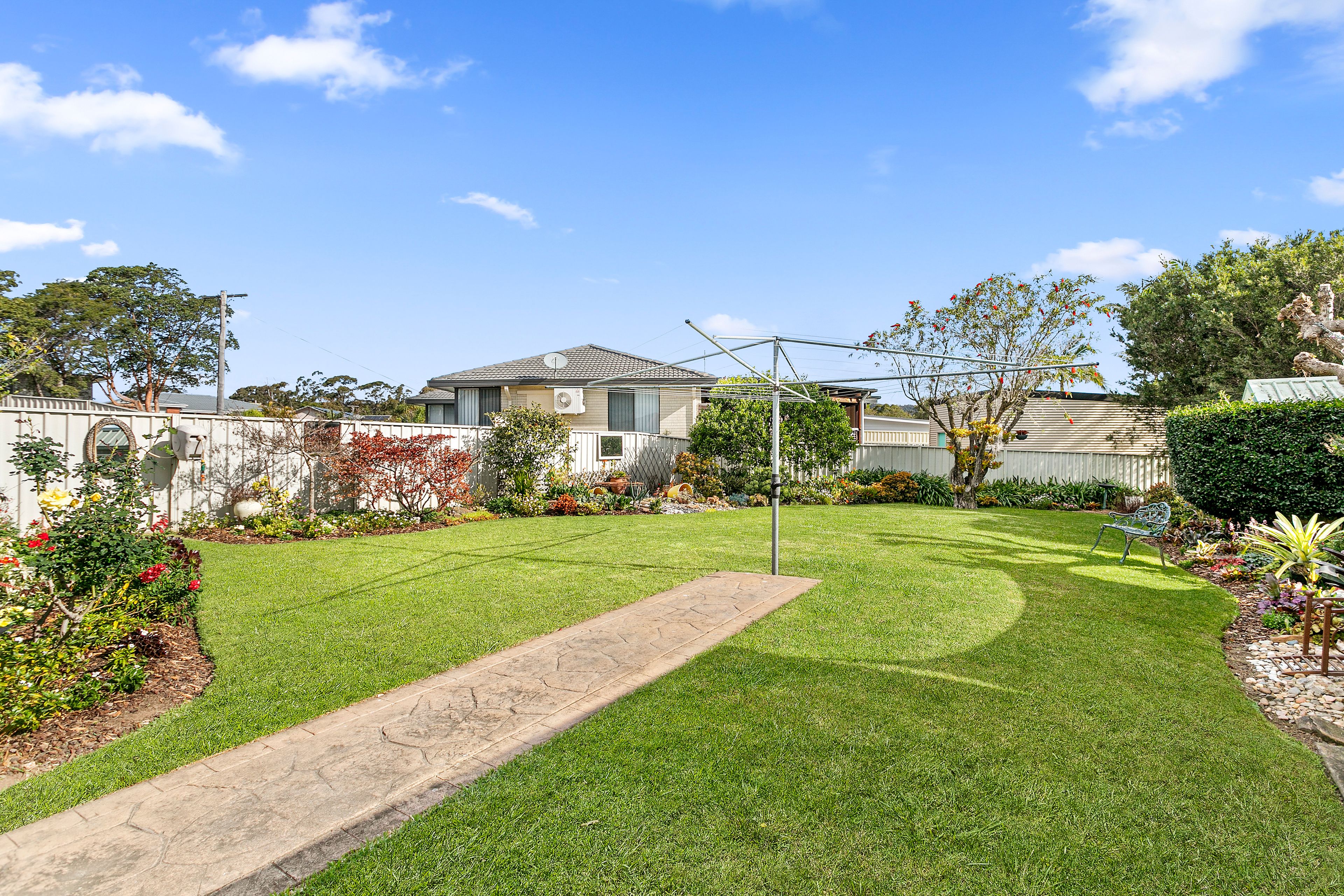 25 Robyn Road — photo 10 of 16