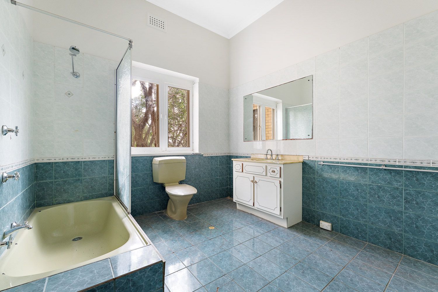 49 Vincent Street — photo 9 of 16