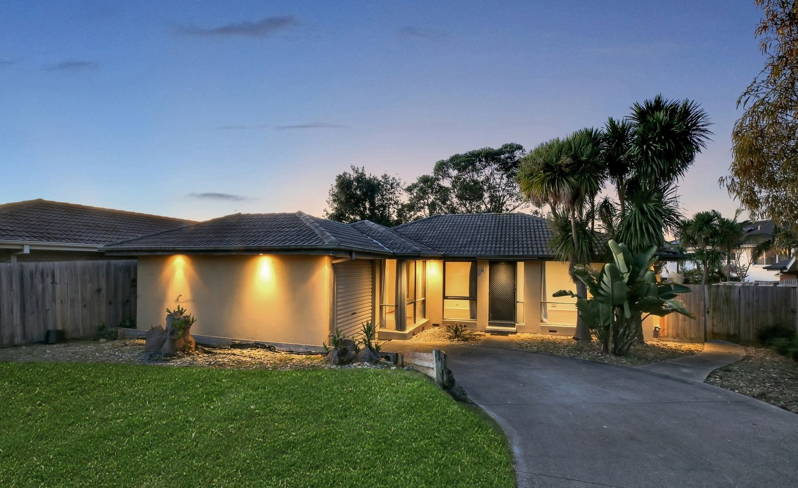 2 Antrim Close, Endeavour Hills, VIC 3802