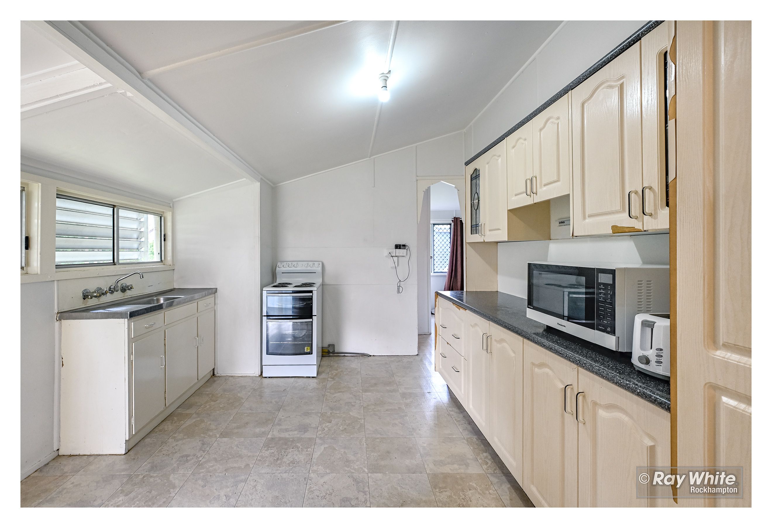 103 Leamington Street, Berserker, QLD 4701