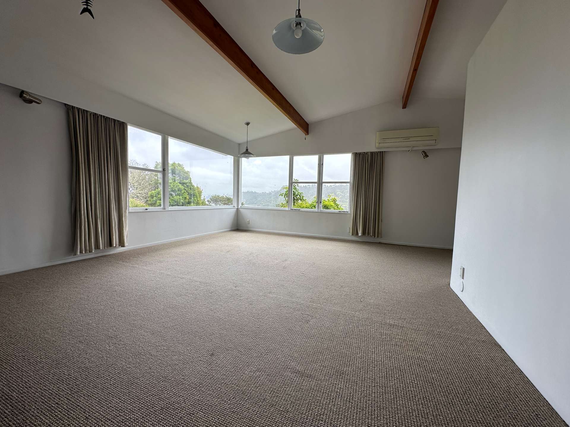 205 Manuka Road photo 2