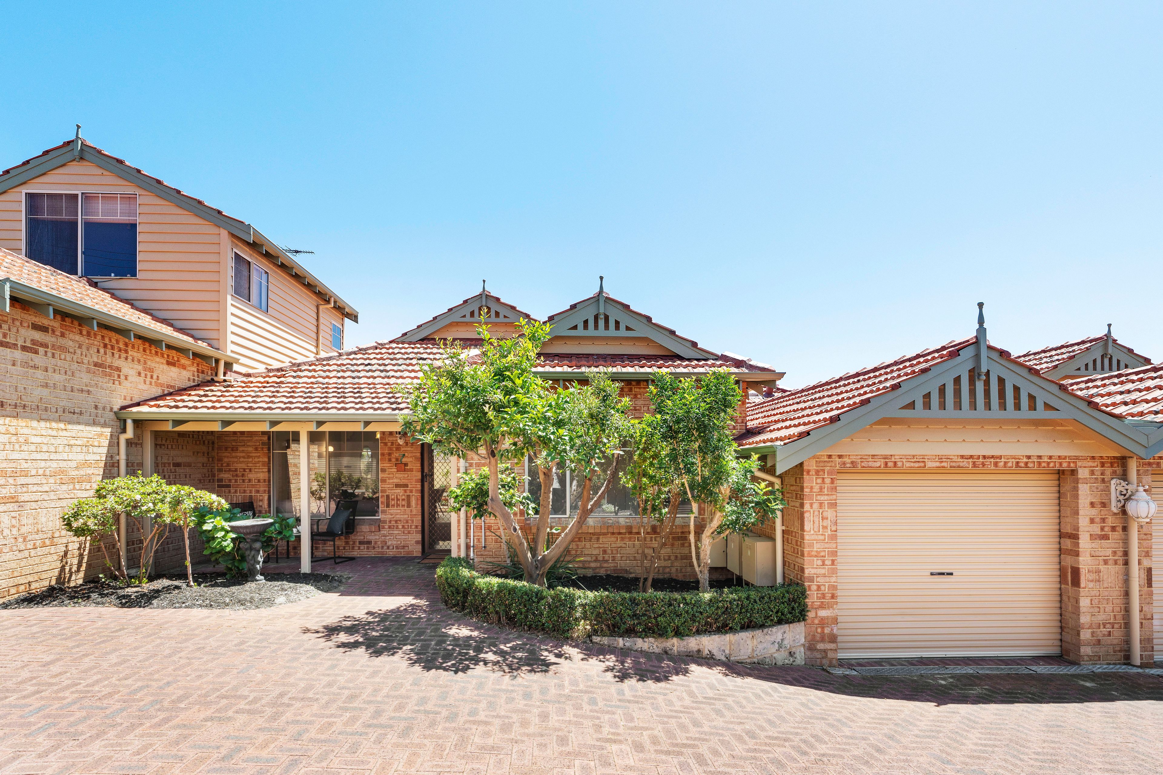 131 Broadway, Nedlands WA 6009