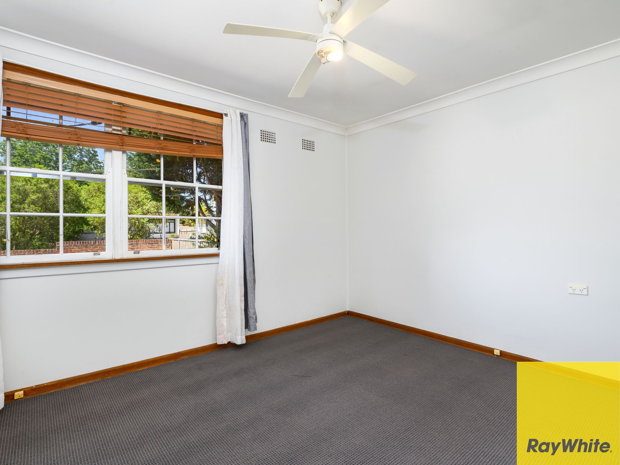20 Wangaroa Crescent — photo 5 of 6