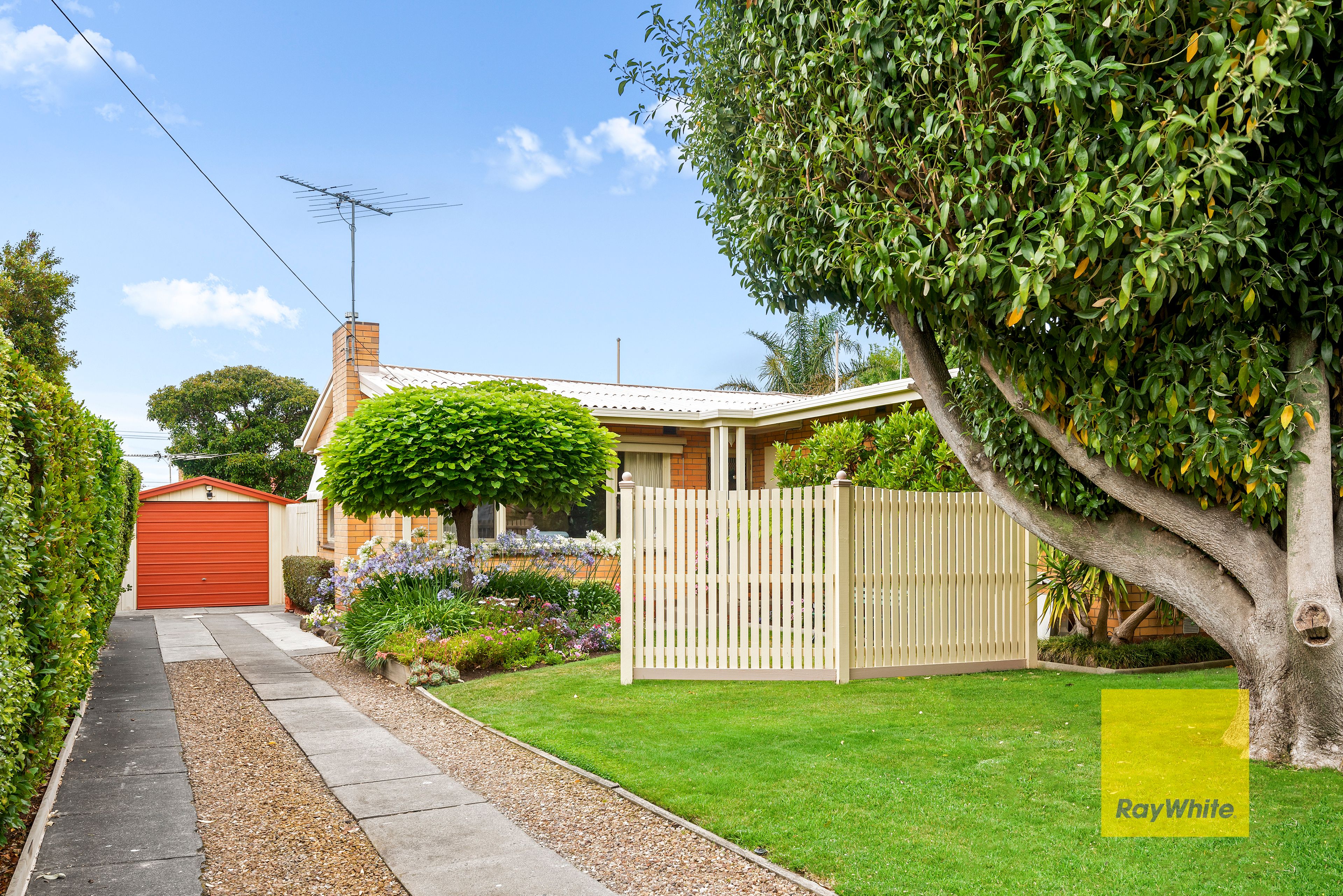 7 Cuthbert Avenue, Highton, VIC 3216